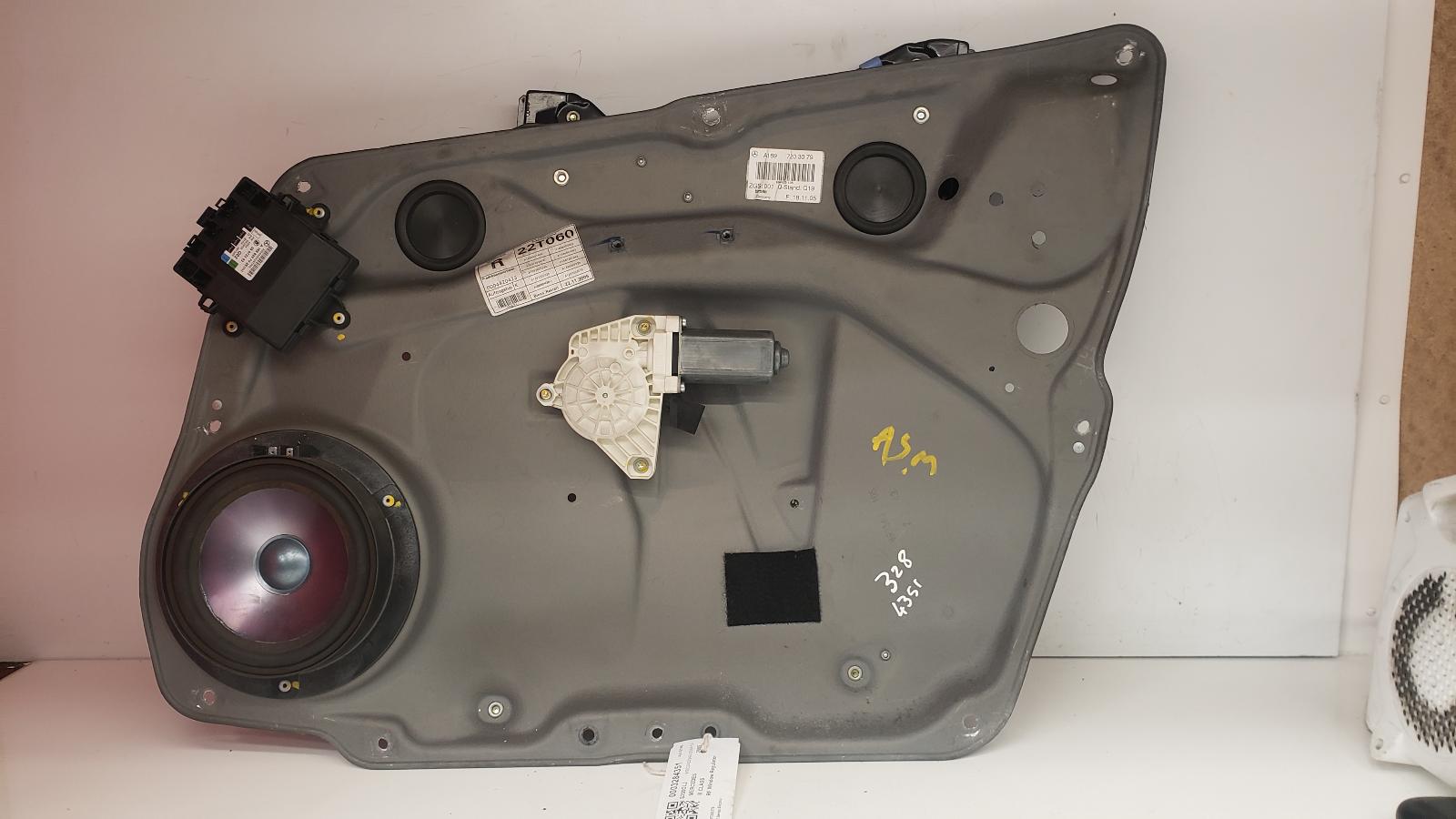 View Auto part RF Window Regulator Mercedes B Class 2005
