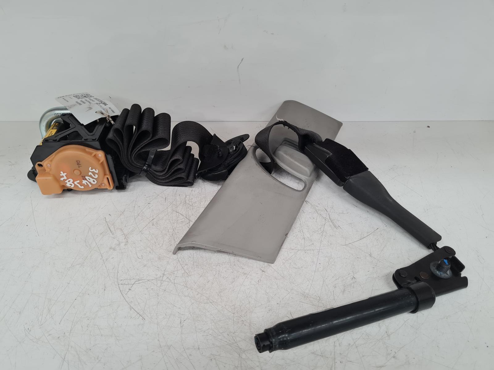 View Auto part Seat Belt Vauxhall Mokka 2014