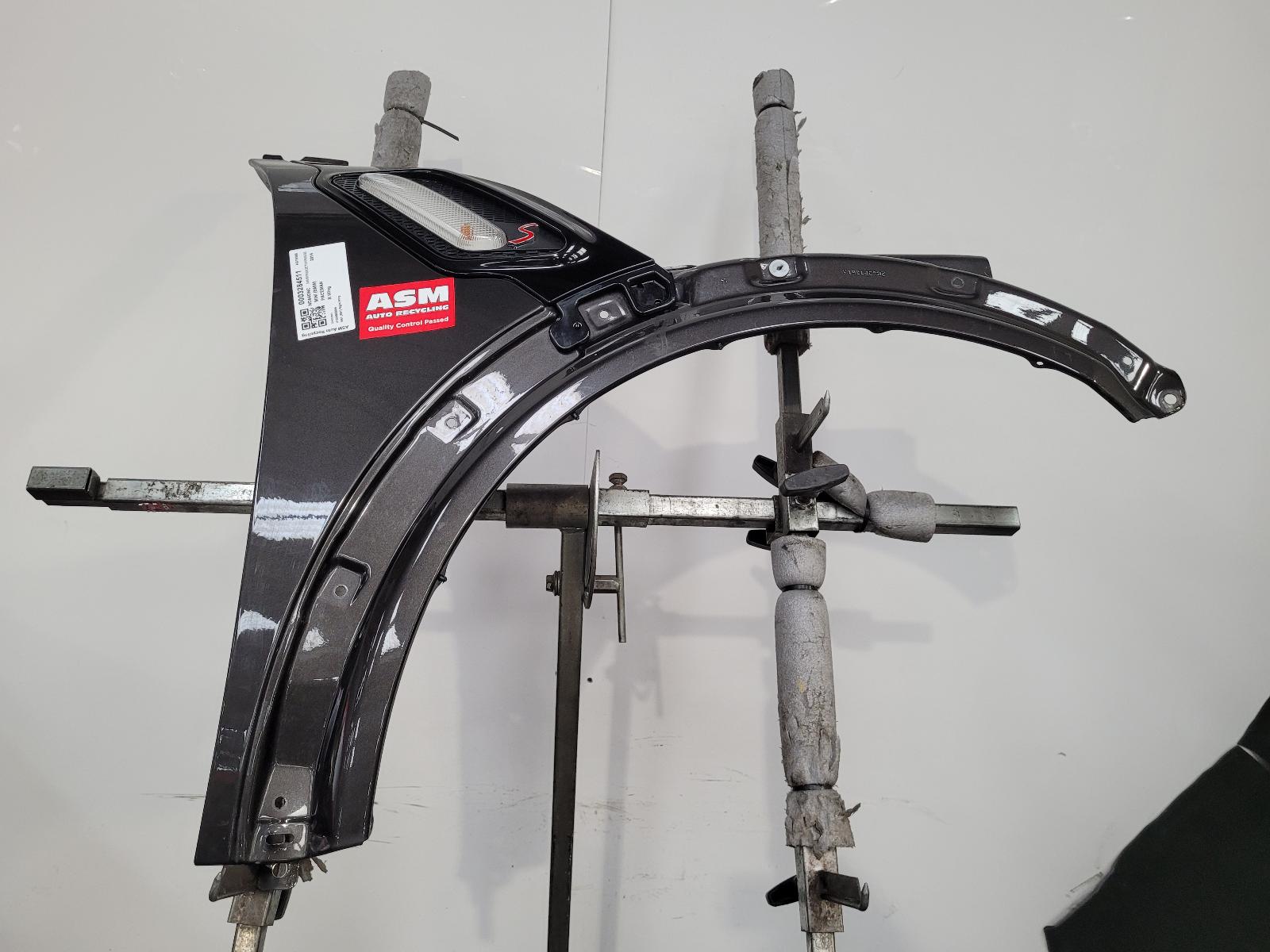 View Auto part R Wing Mini (bmw) Paceman 2014