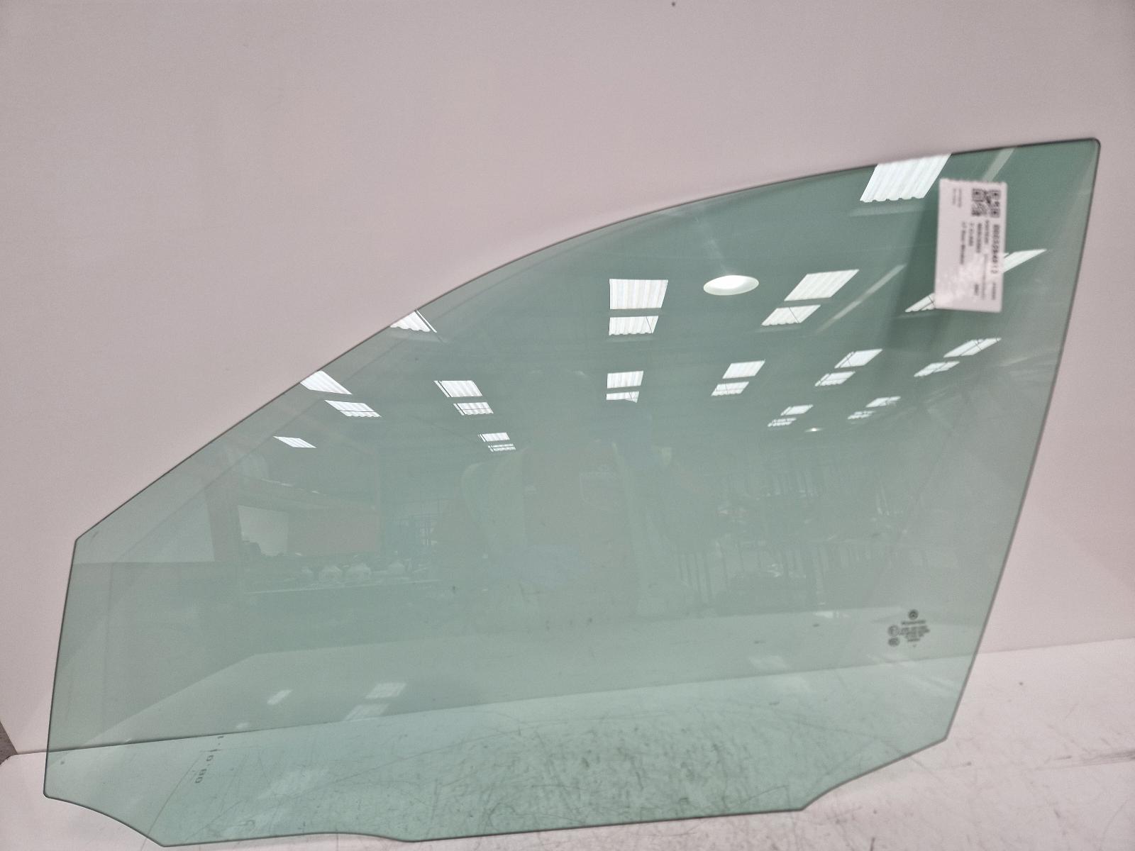 View Auto part LF Door Window Mercedes C Class 2007