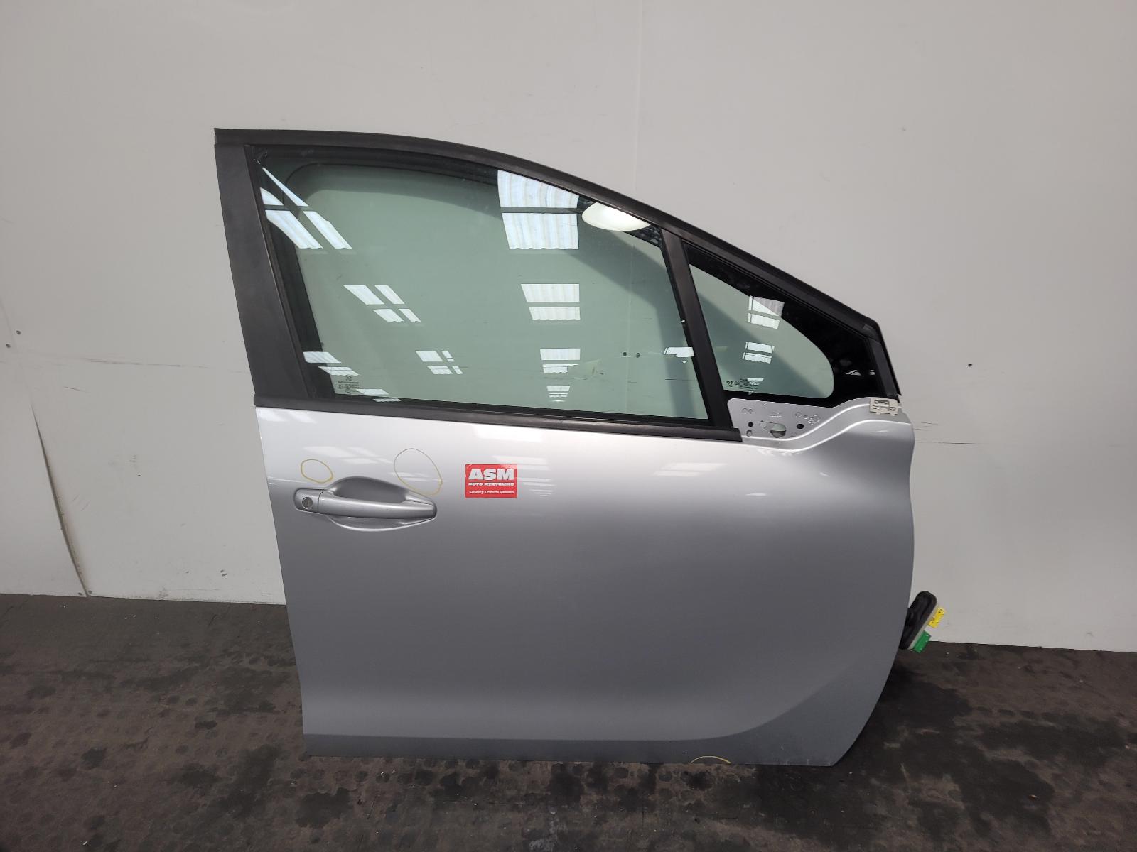 View Auto part R Front Door Peugeot 208 2014