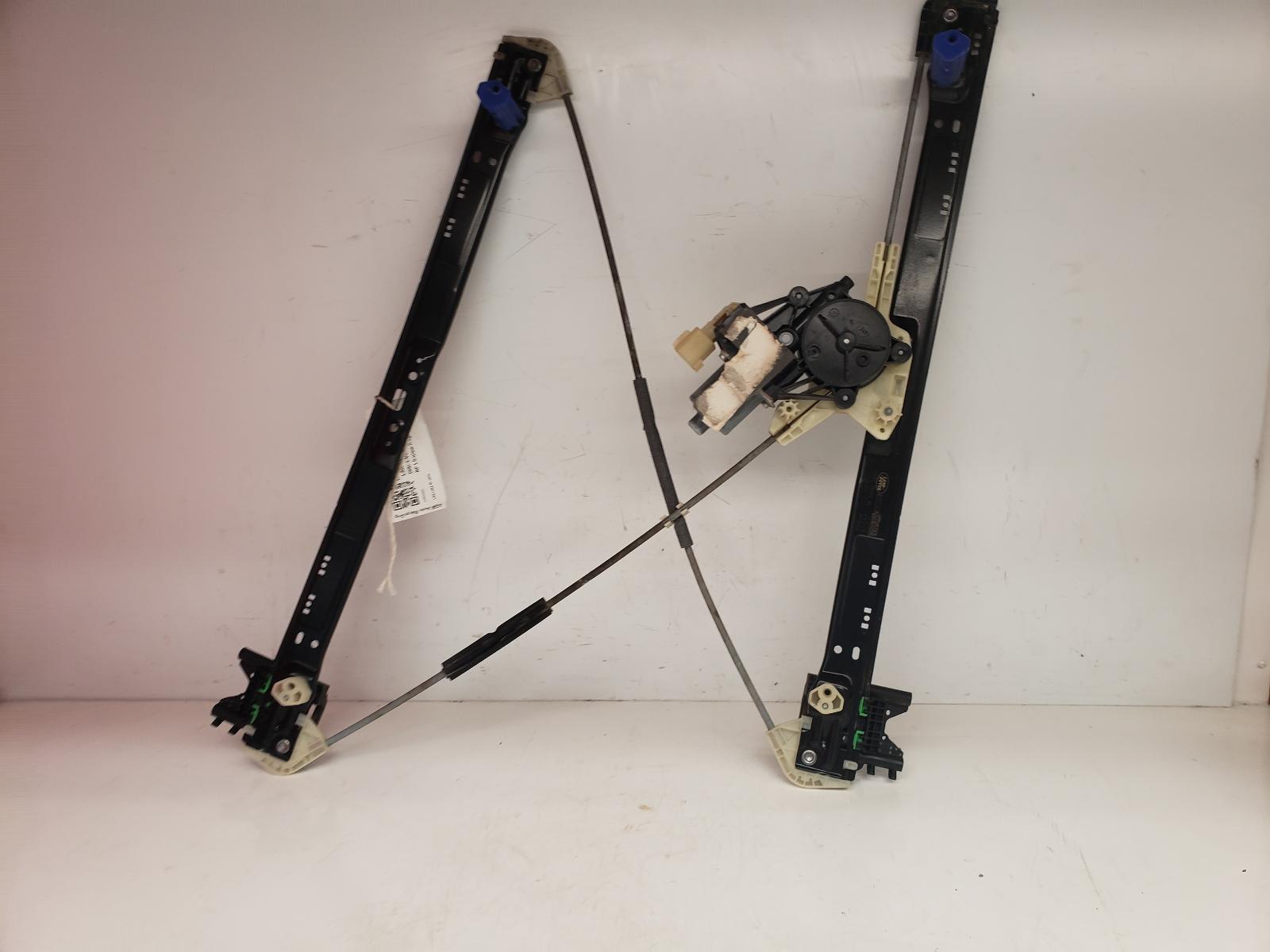 View Auto part RF Window Regulator Land Rover Discovery 2017