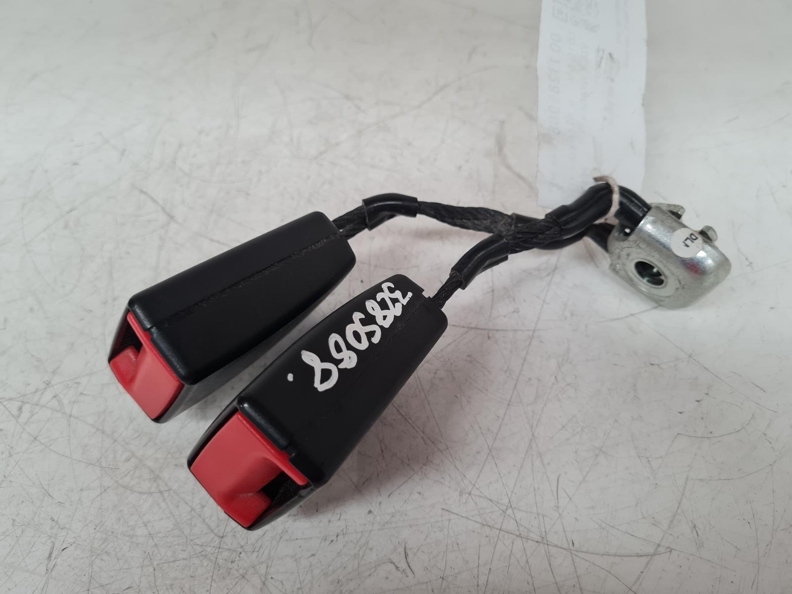 View Auto part Seat Belt Volkswagen Polo 2011