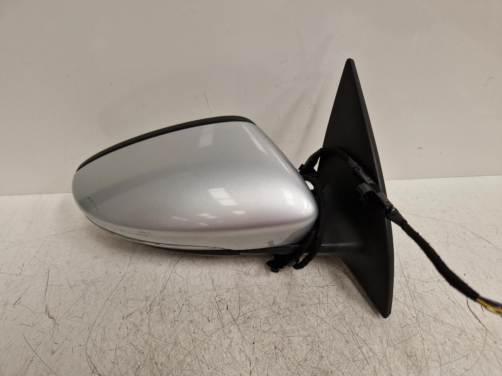 View Auto part R Door Mirror Volkswagen Eos 2010