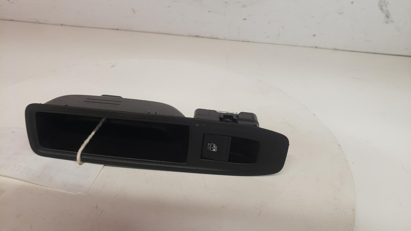 View Auto part Elect. Window Switch Renault Clio 2024