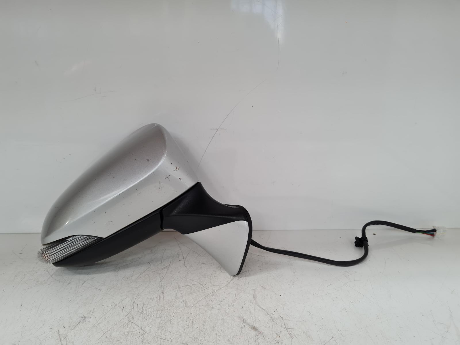 View Auto part R Door Mirror Toyota Verso 2015
