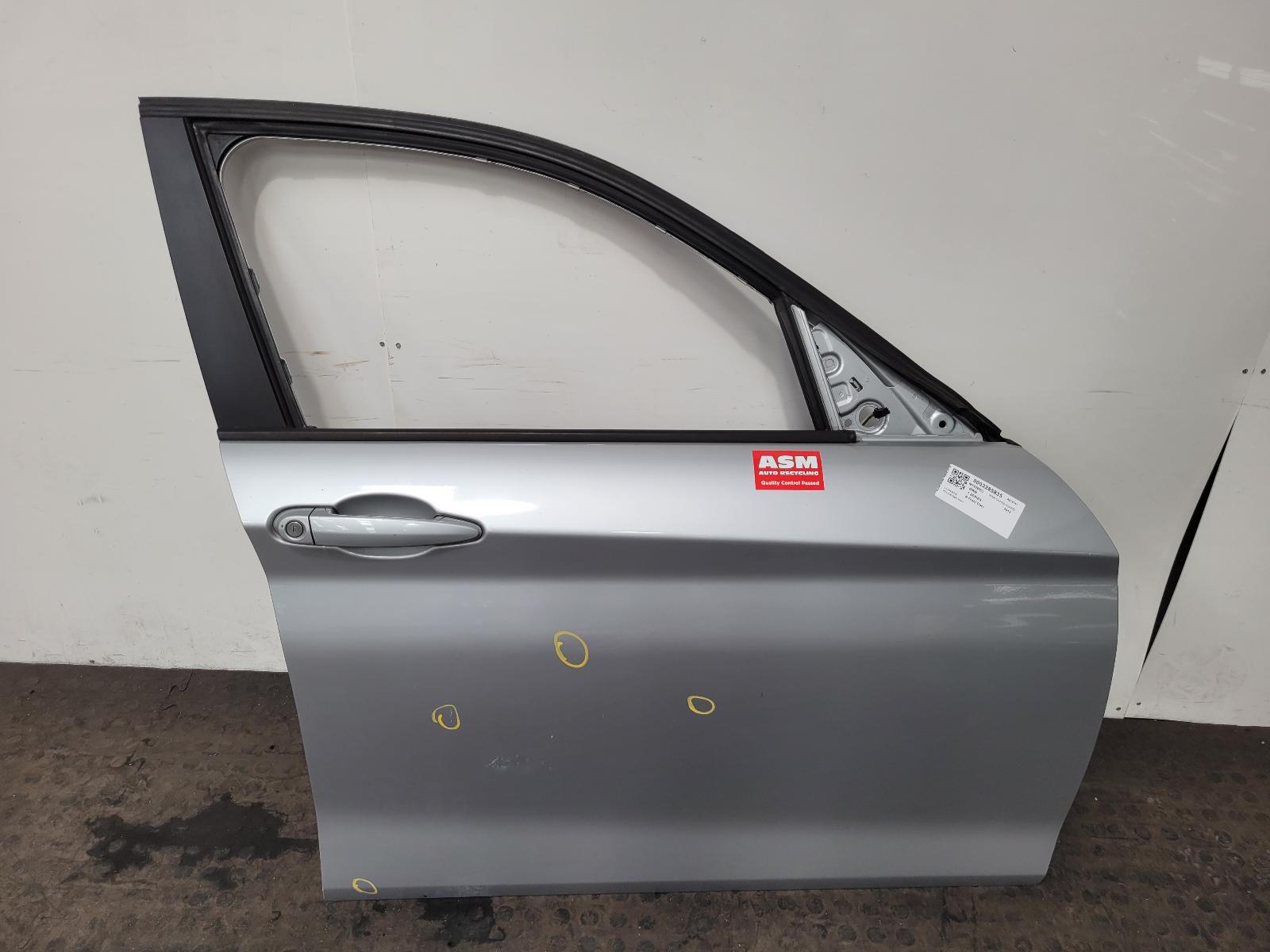 View Auto part R Front Door Bmw 1 Series 2012