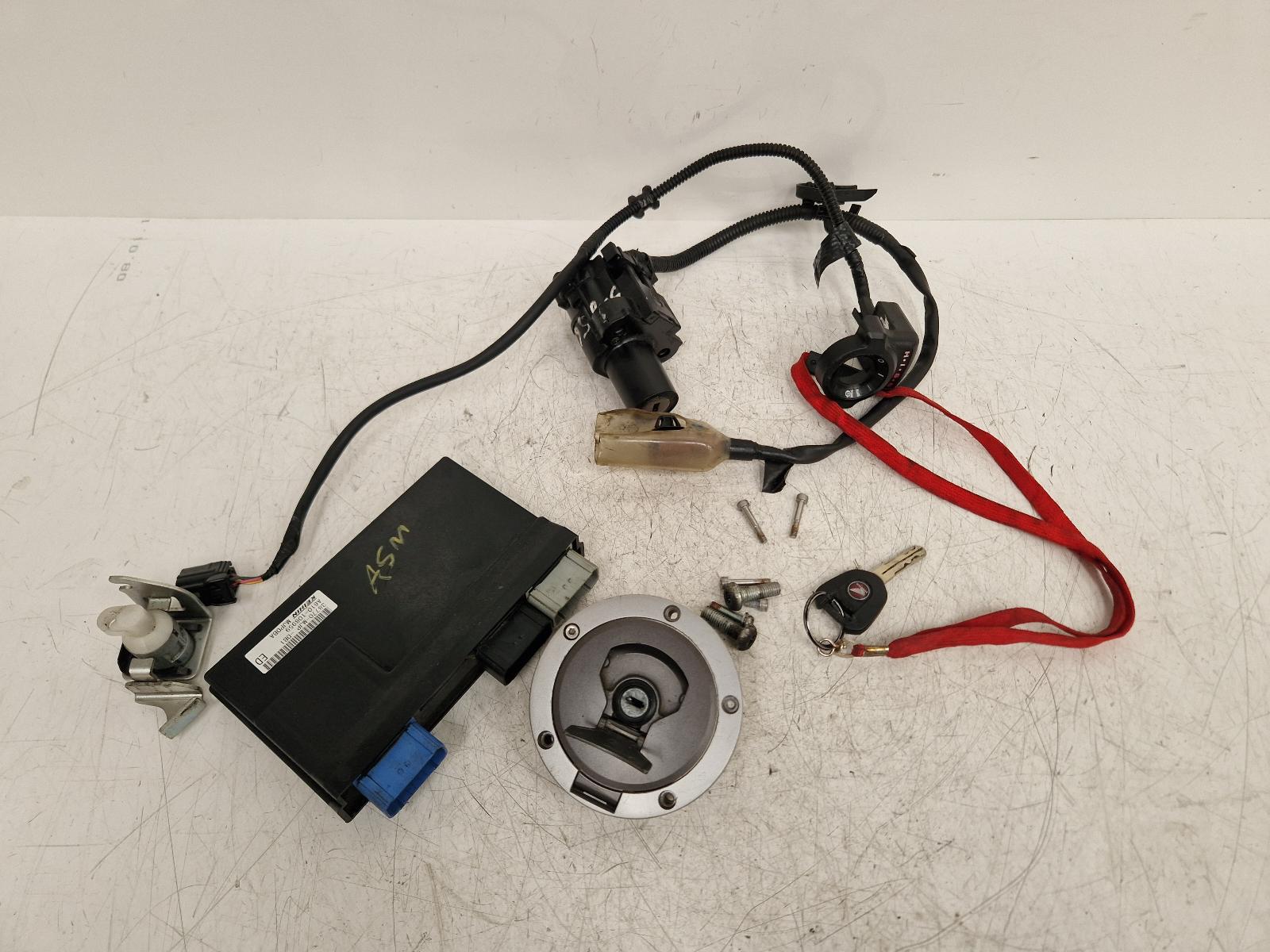 View Auto part Comp.Lock Set + Keys Honda Crf1000l 2017