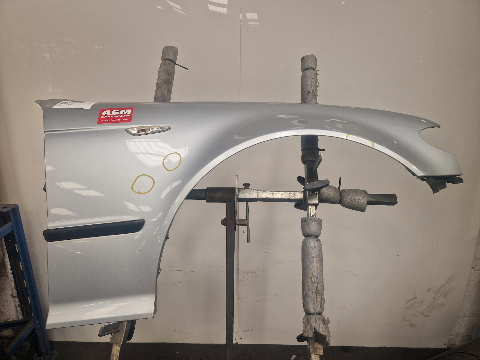View Auto part R Wing Bmw 3 Series 2003