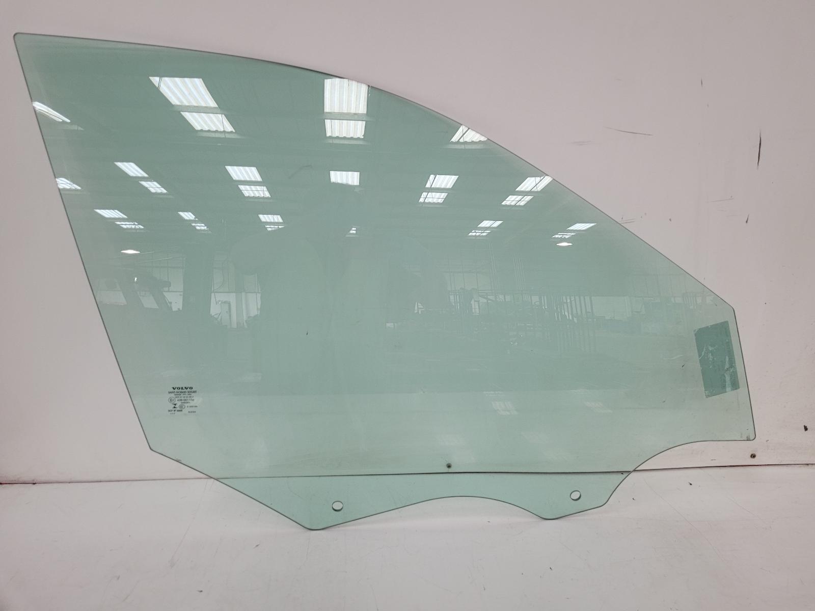 View Auto part RF Door Window Volvo Xc90 2017