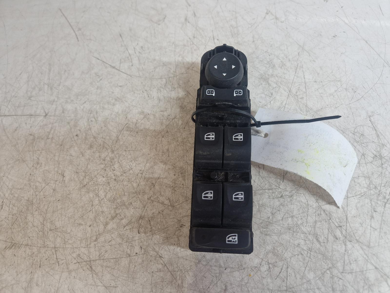 View Auto part Elect. Window Switch Renault Scenic 2010
