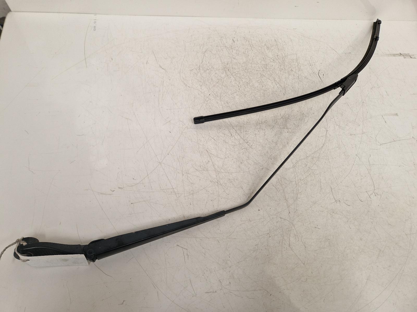 View Auto part Wiper Arm Renault Scenic 2010