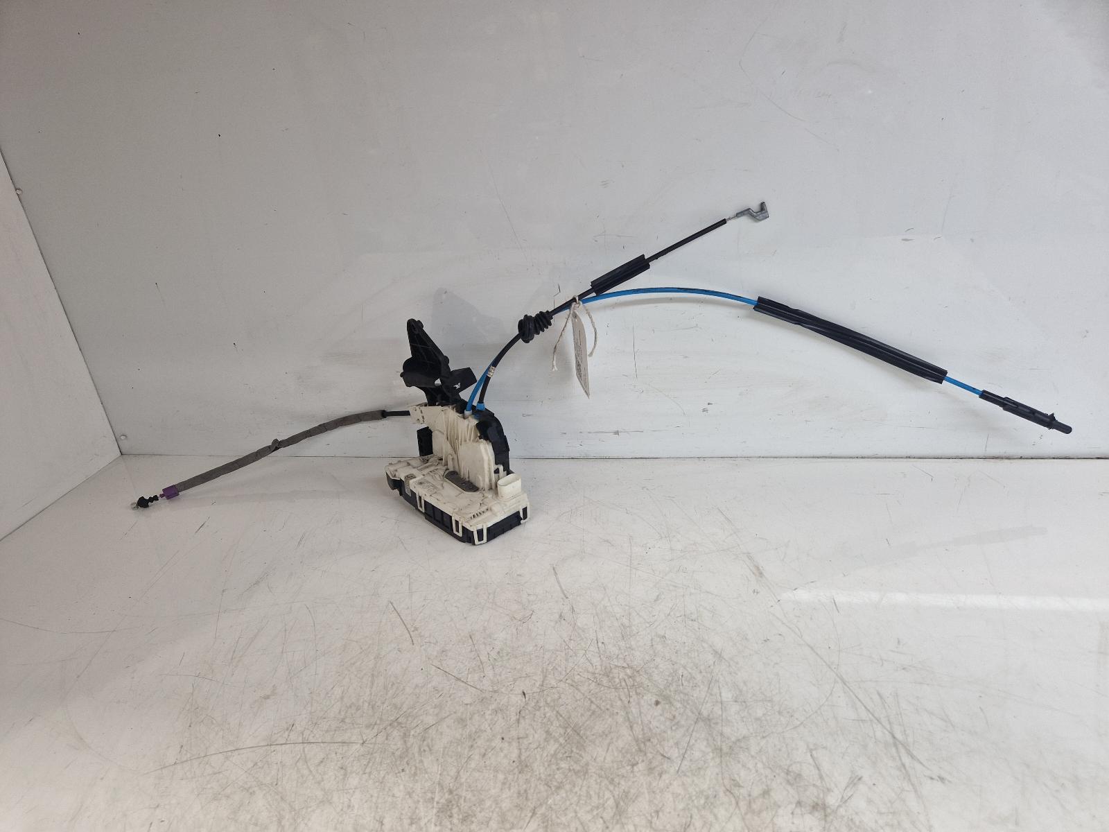 View Auto part Door Lock Assembly Mercedes C Class 2008