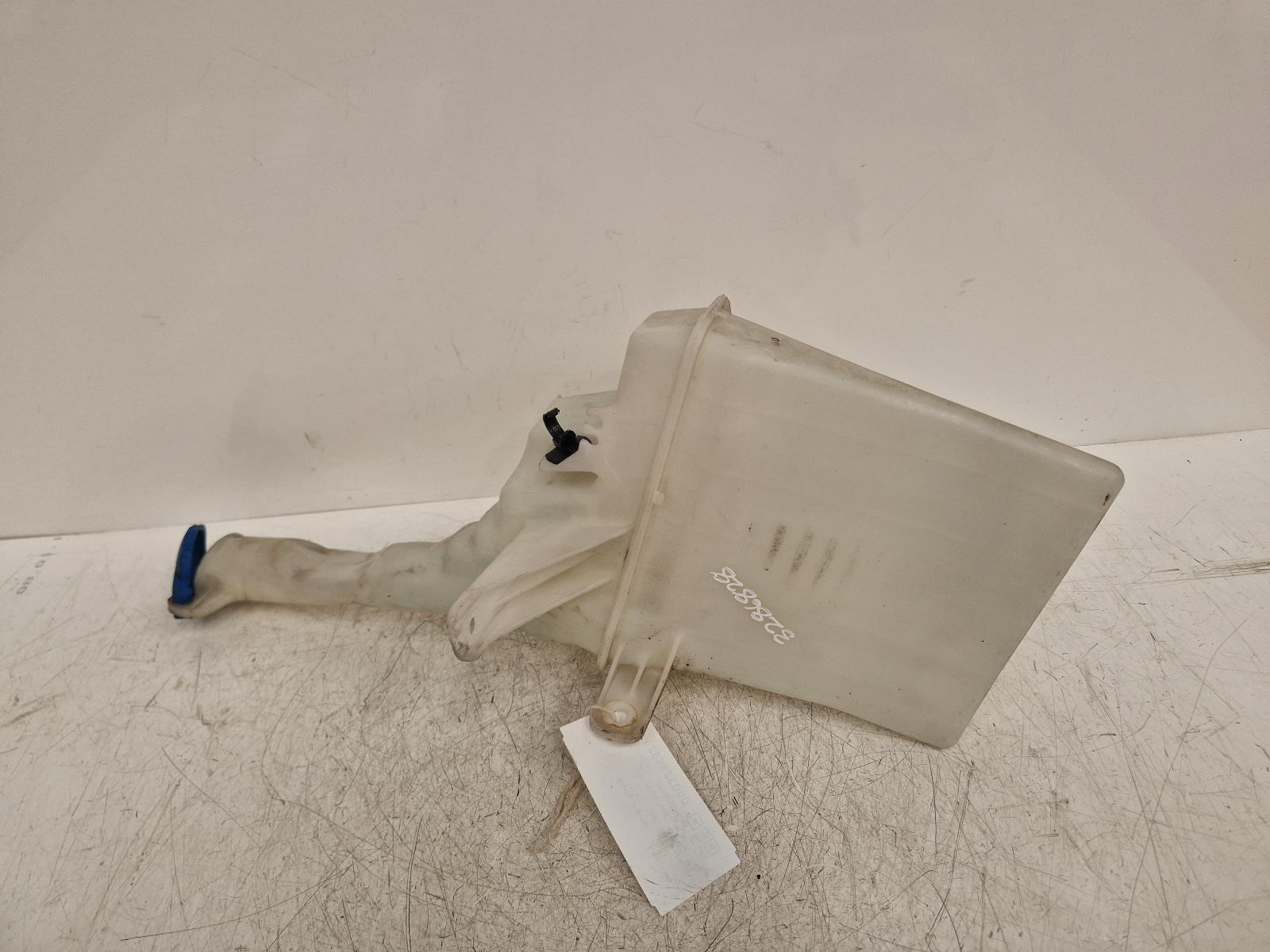 View Auto part Washer Bottle Hyundai I20 2009