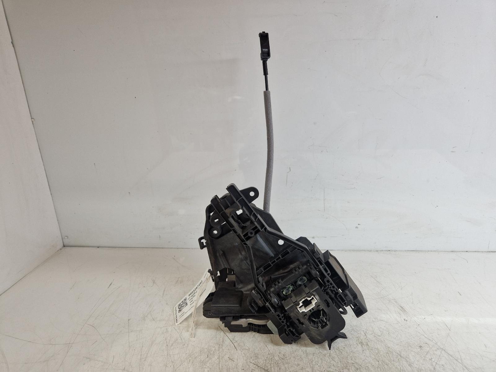 View Auto part Door Lock Assembly Volvo V40 2018
