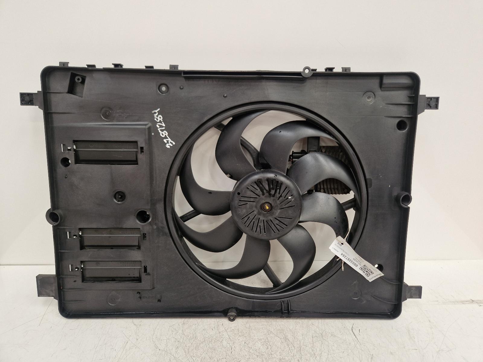 View Auto part Engine Cooling Motor Volvo V40 2018