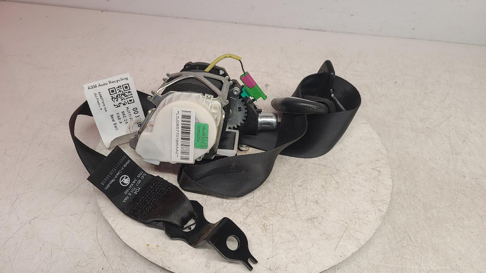 View Auto part Seat Belt Skoda Fabia 2011