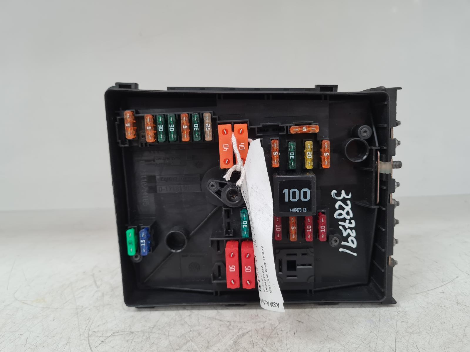 View Auto part Fuse Box Volkswagen Tiguan 2008