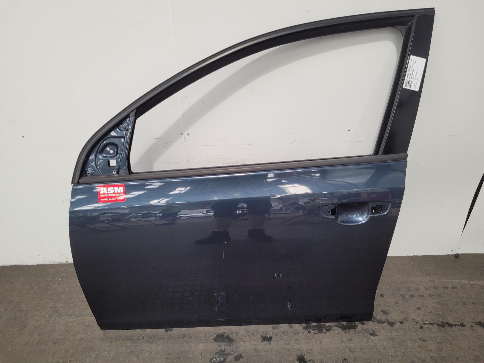 View Auto part L Front Door Volkswagen Golf 2009