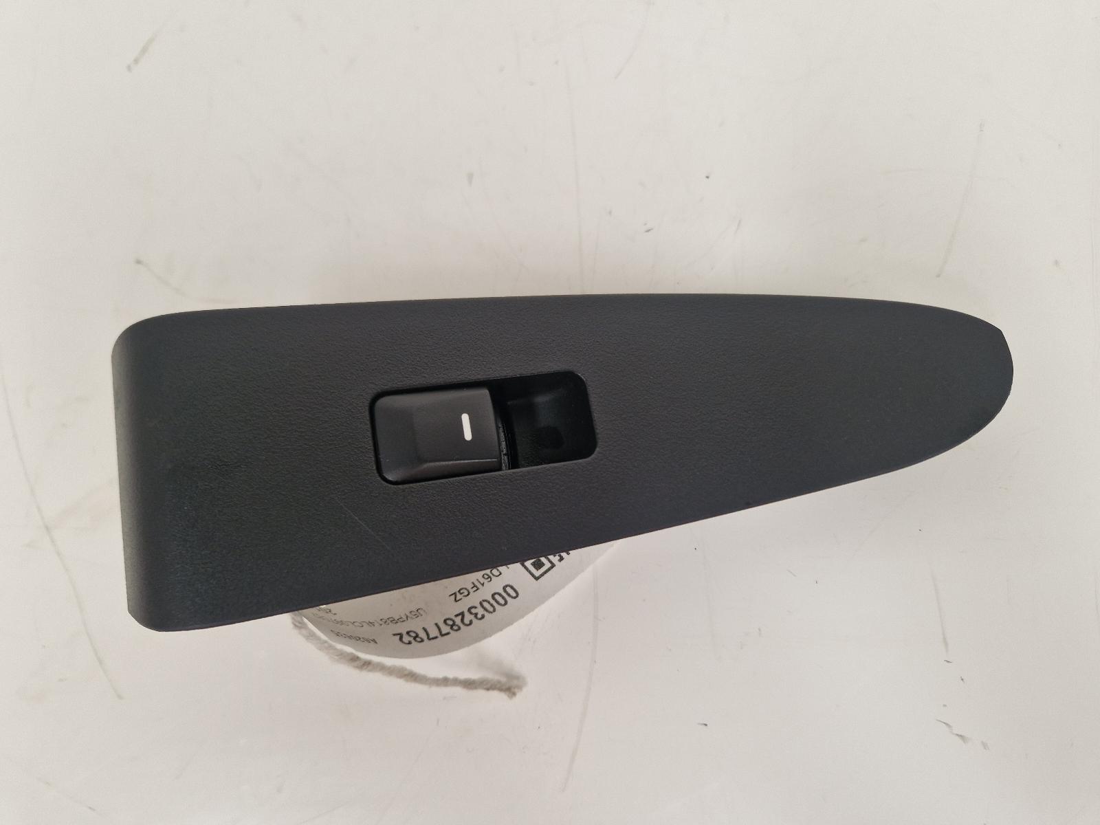 View Auto part Elect. Window Switch Kia Sportage 2011