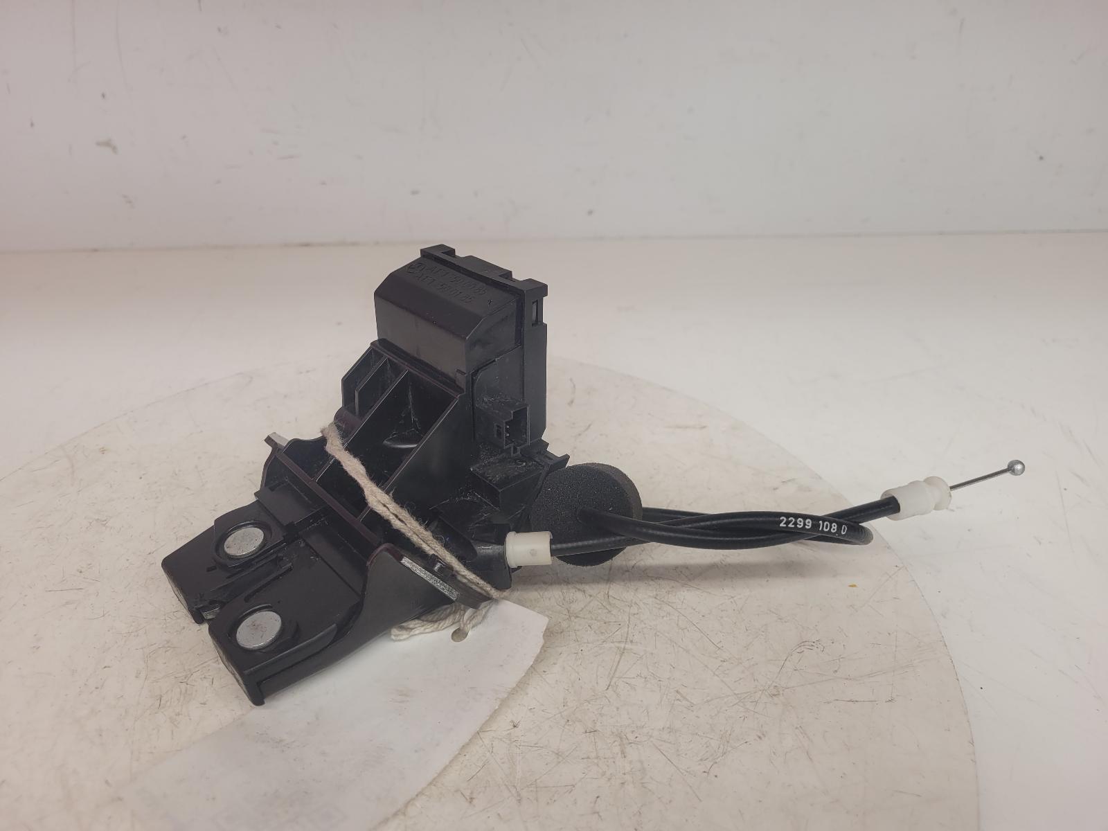 View Auto part Bootlid/Tailgate Lock Mercedes C Class 2006