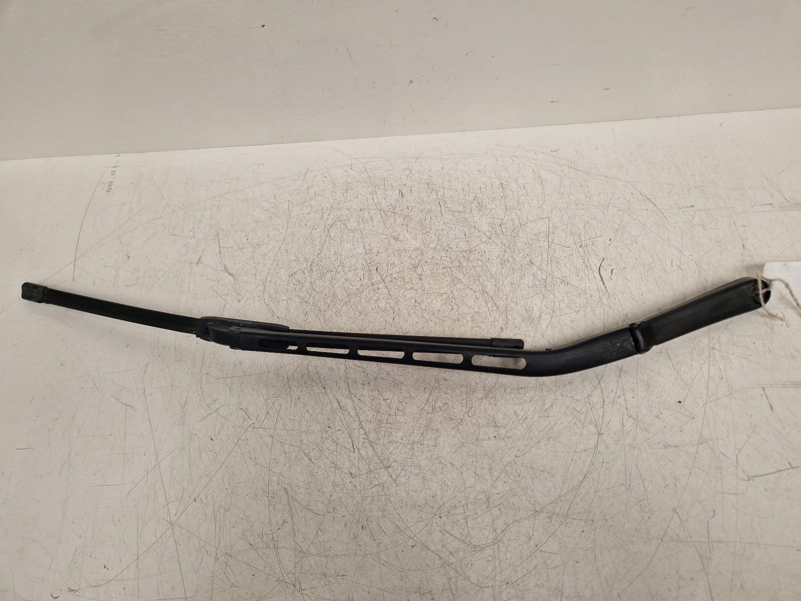View Auto part Wiper Arm Mercedes C Class 2006