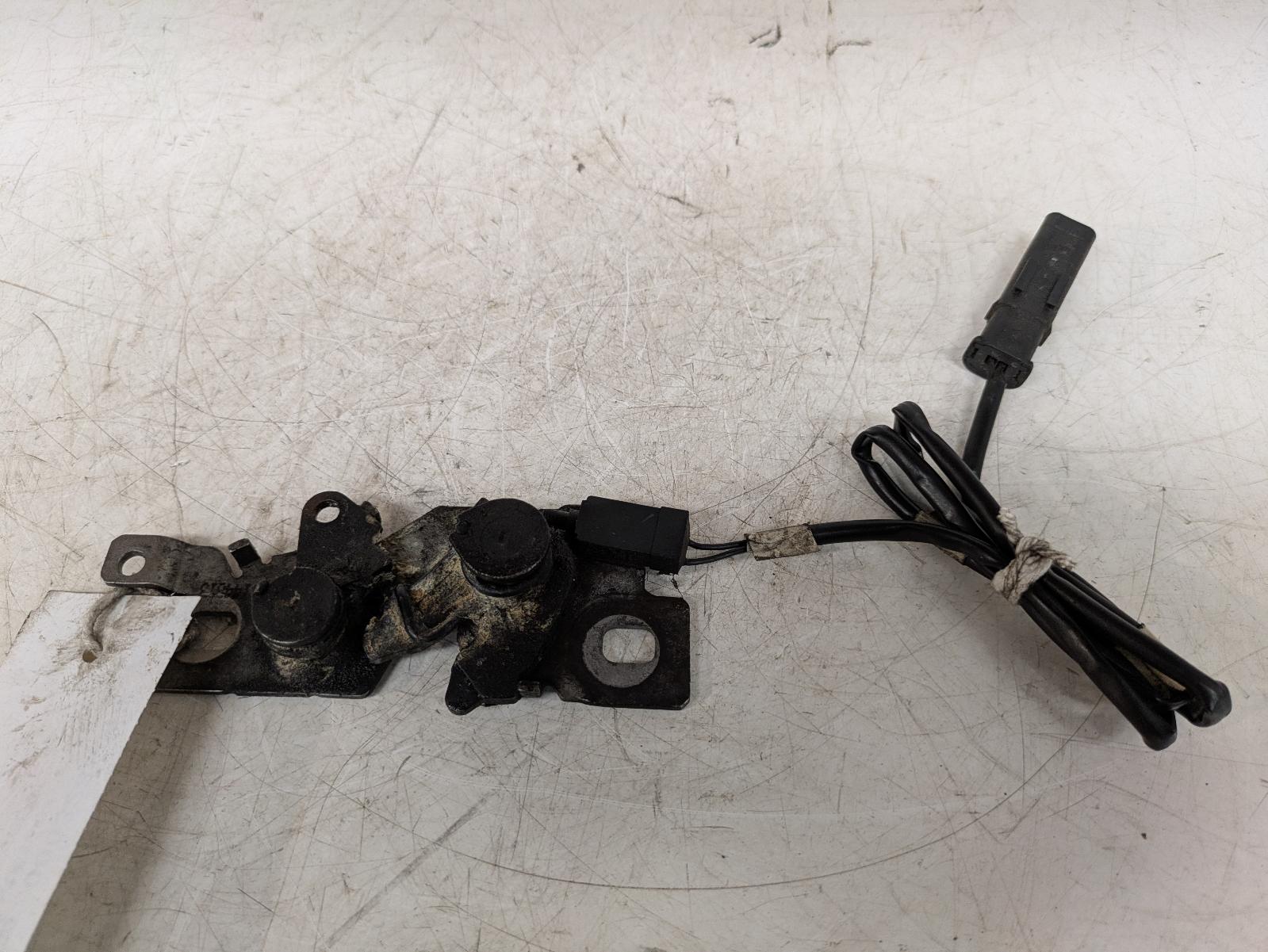 View Auto part Bonnet Latch Peugeot 308 2014