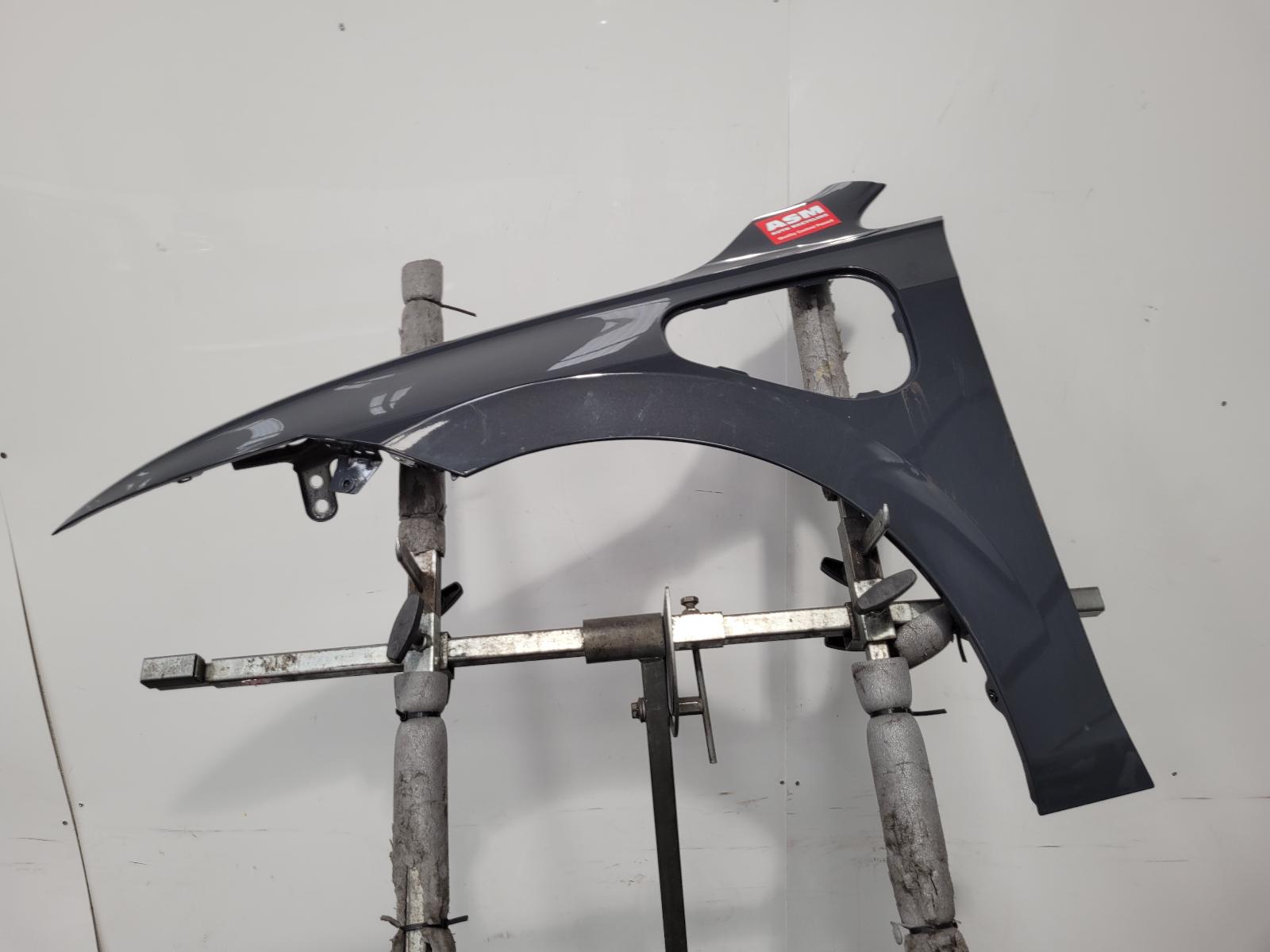 View Auto part L Wing Volkswagen Golf 2025