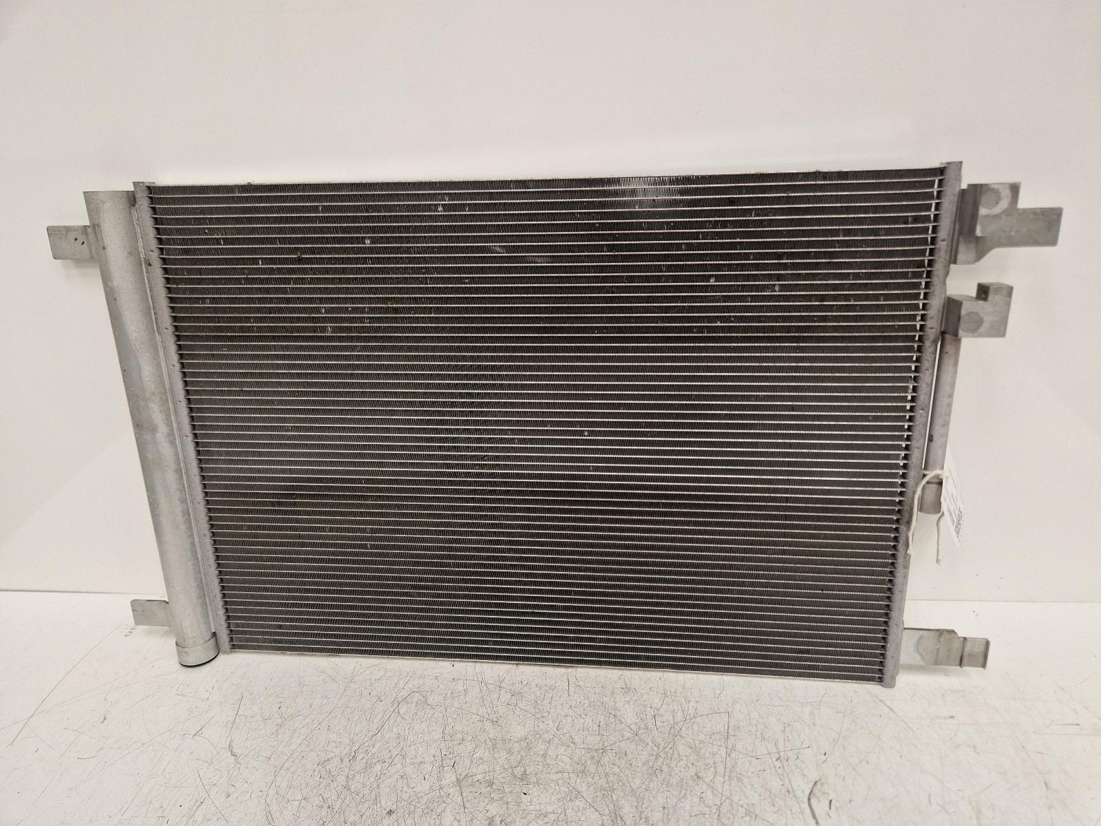 View Auto part Condenser Volkswagen Golf 2025