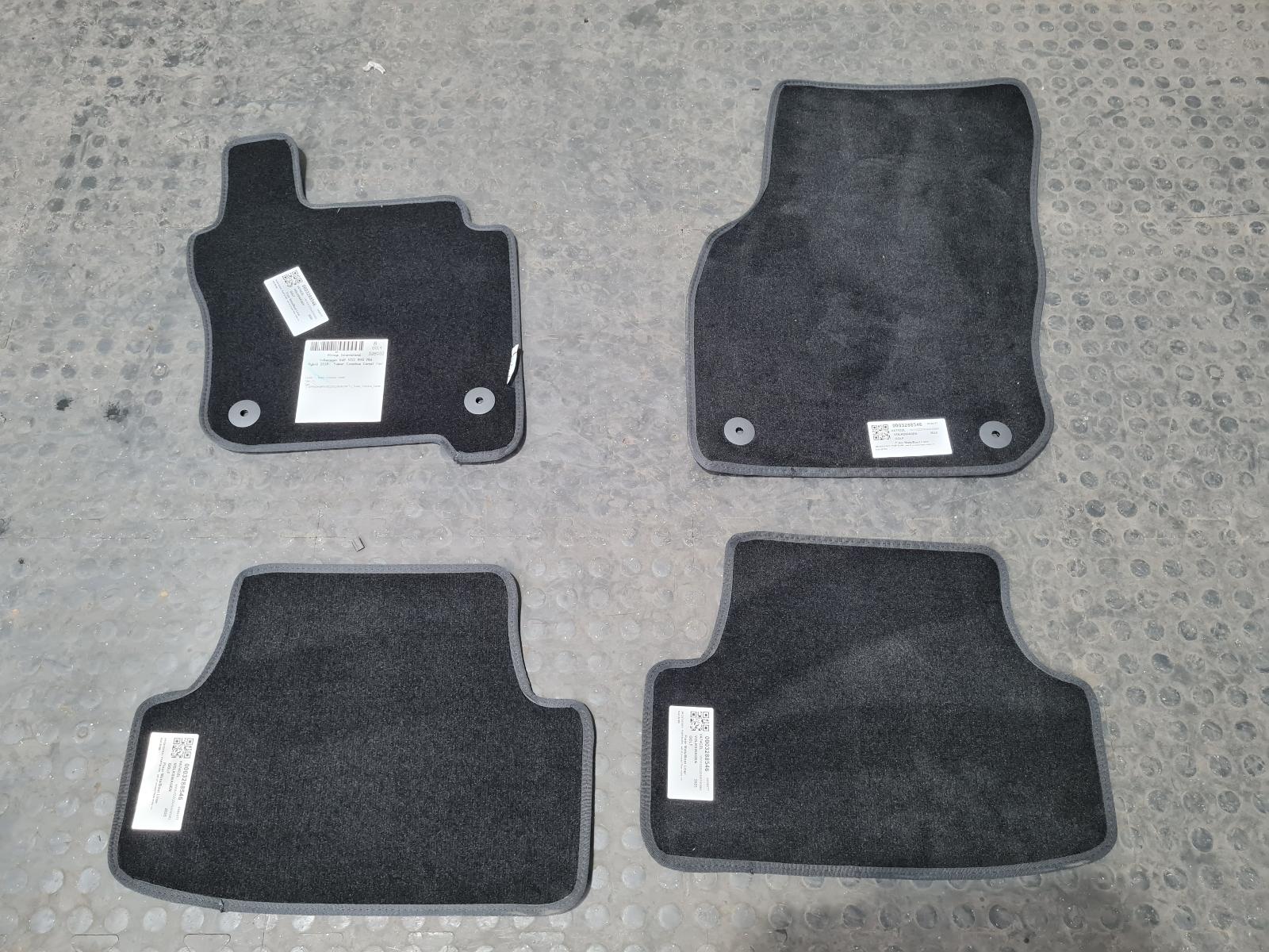 View Auto part Floor Mats/Boot Liner Volkswagen Golf 2025