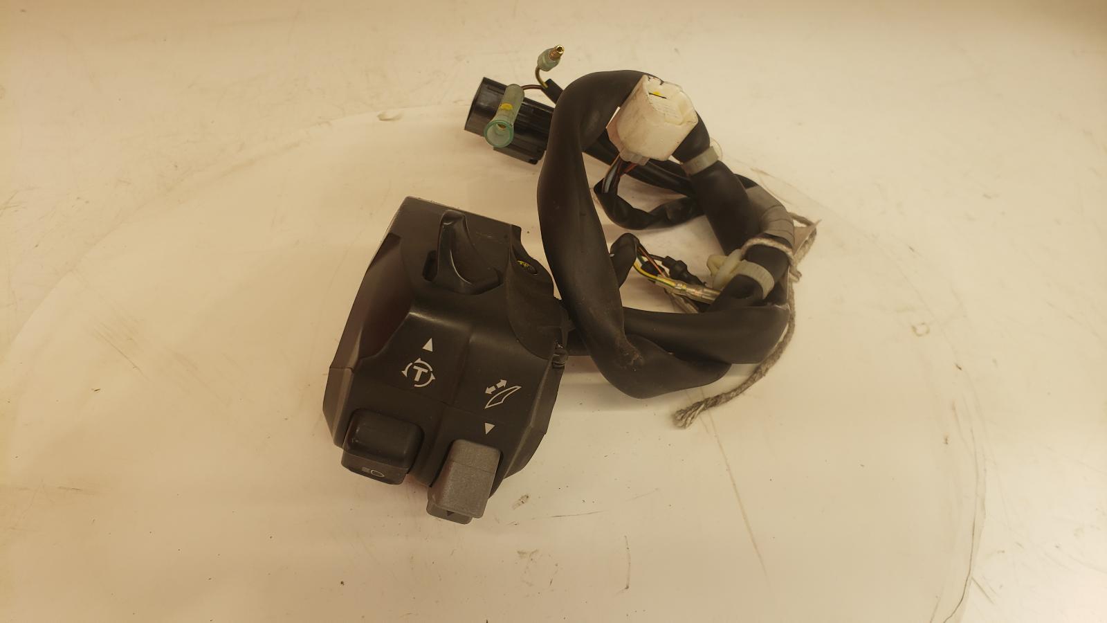 View Auto part LH Switch Gear Honda Nss 125 2022