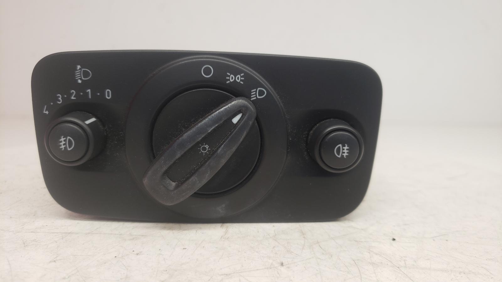 View Auto part Headlight Switch Ford Fiesta 2008