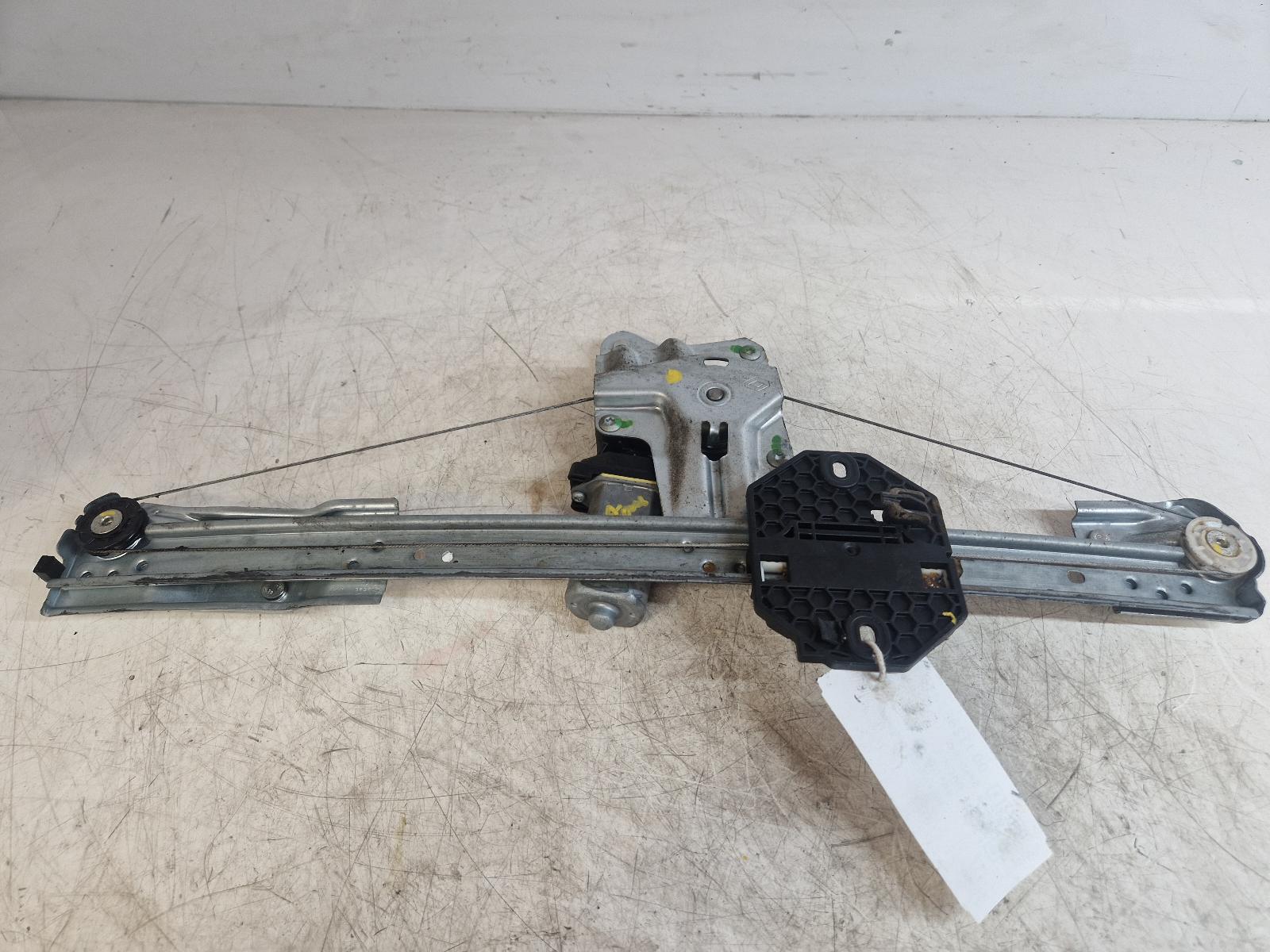 View Auto part RF Window Regulator Dacia Sandero Stepway 2015