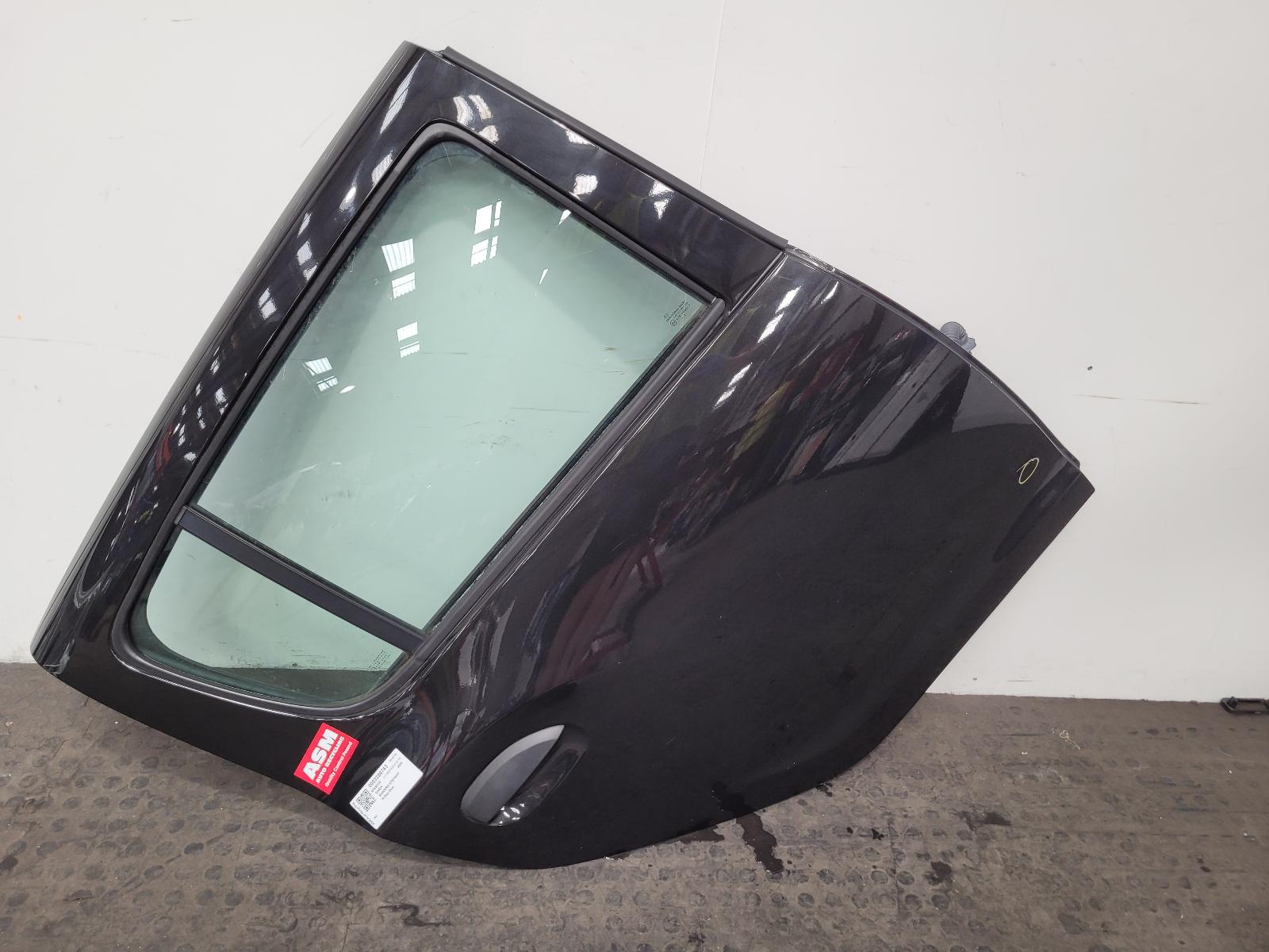 View Auto part R Rear Door Dacia Sandero Stepway 2015