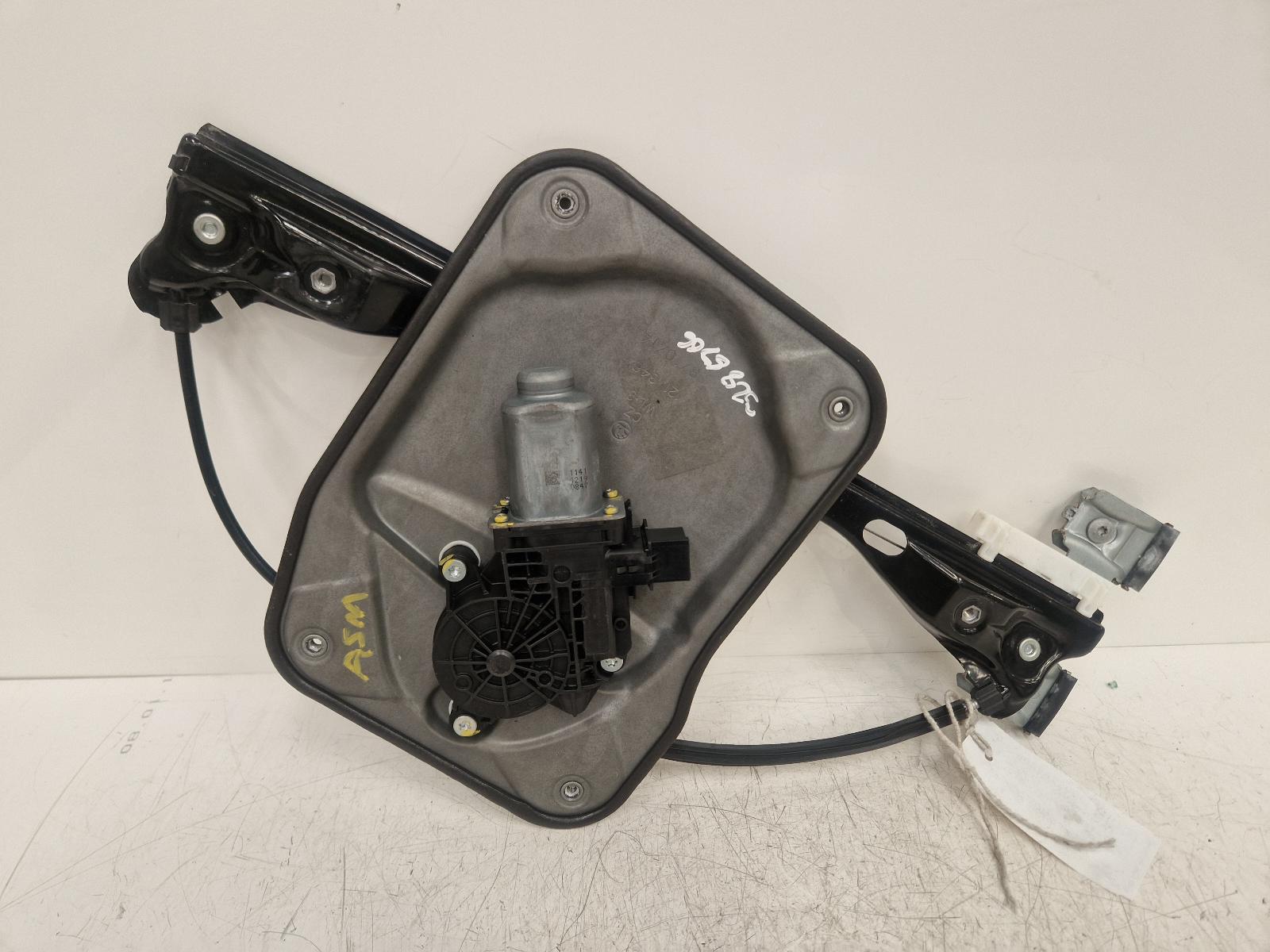View Auto part LF Window Regulator Skoda Fabia 2015