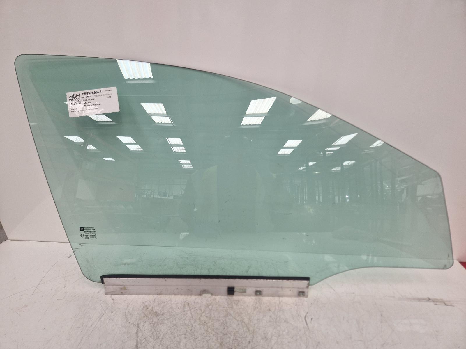 View Auto part RF Door Window Vauxhall Astra 2010