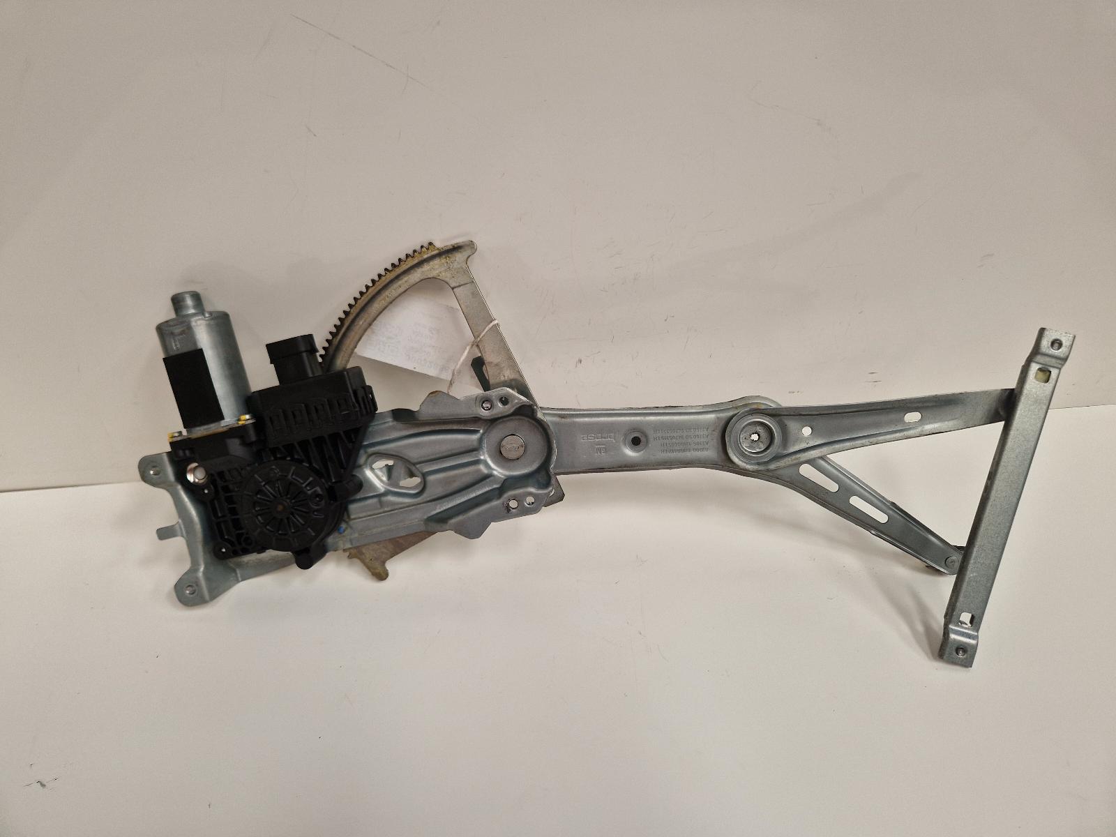 View Auto part Seat Belt Vauxhall Astra 2011