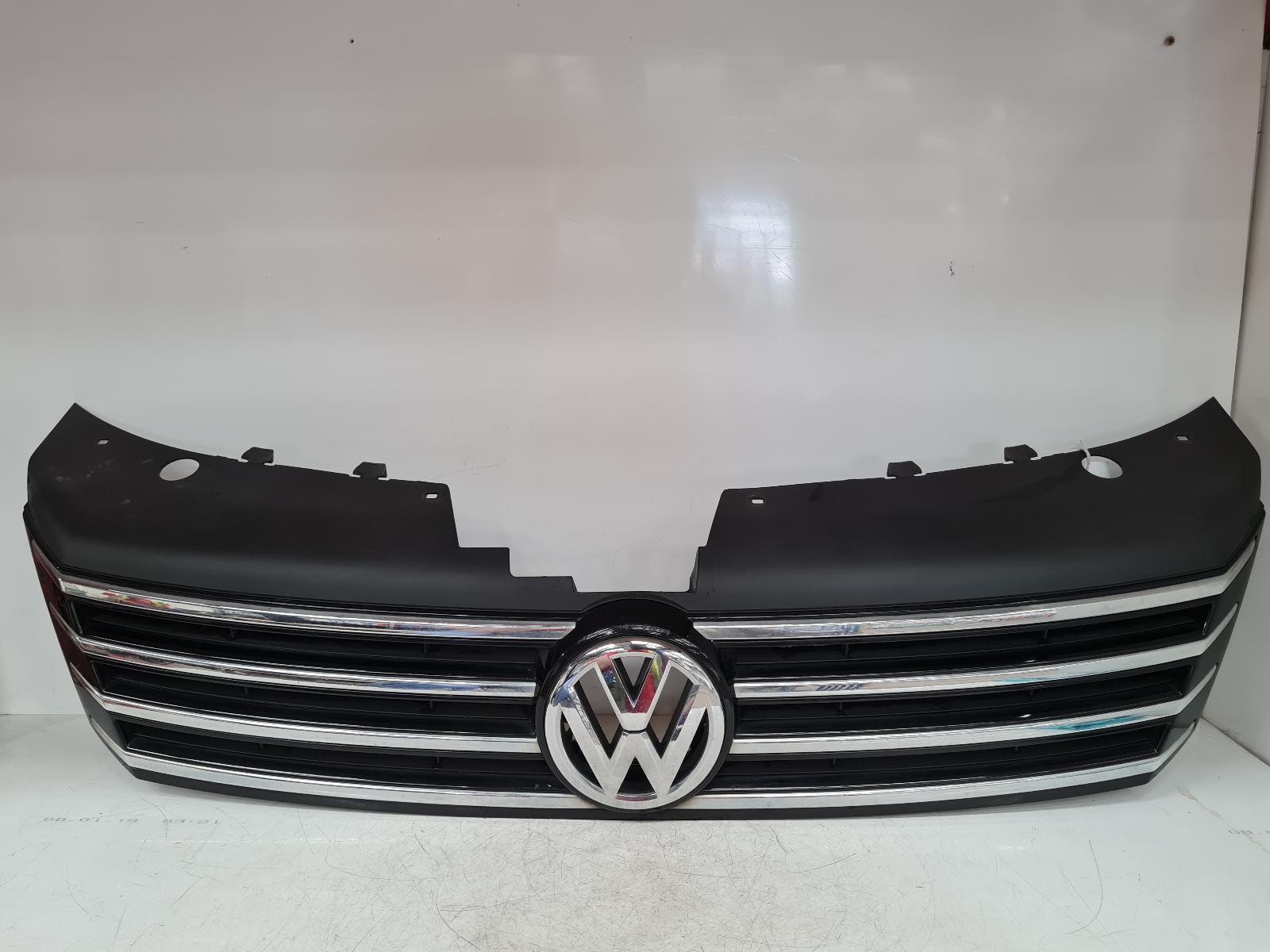 View Auto part Grille Volkswagen Passat 2012