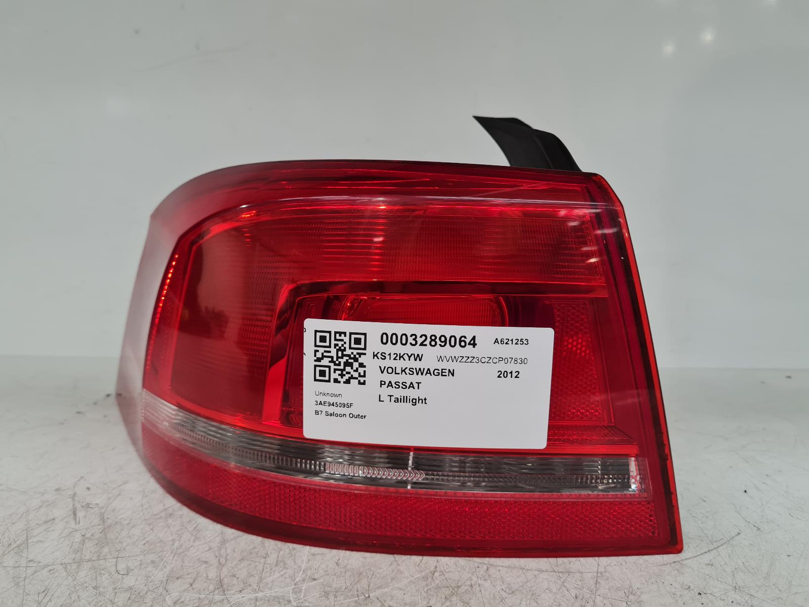 View Auto part L Taillight Volkswagen Passat 2012