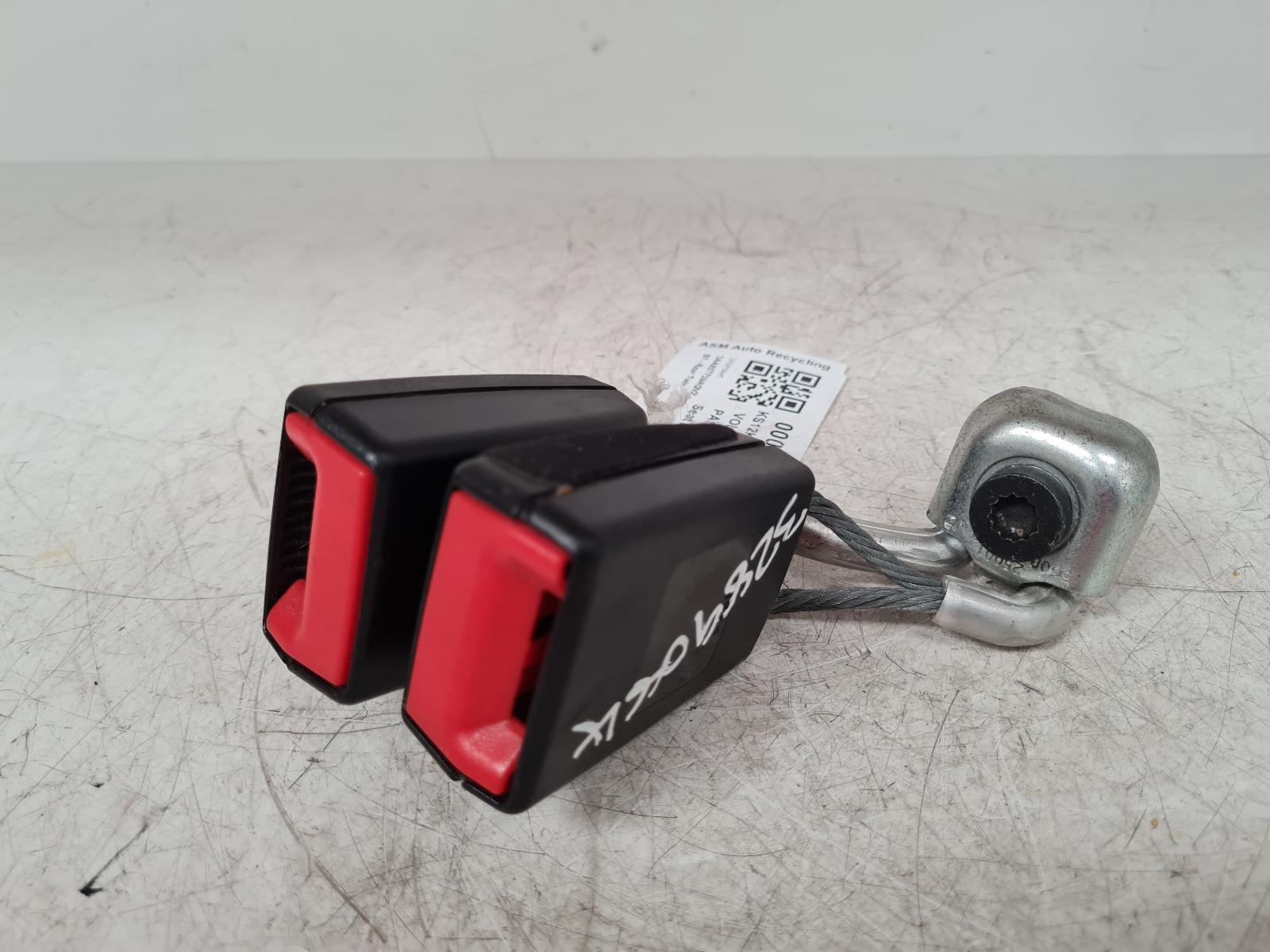 View Auto part Seat Belt Volkswagen Passat 2012
