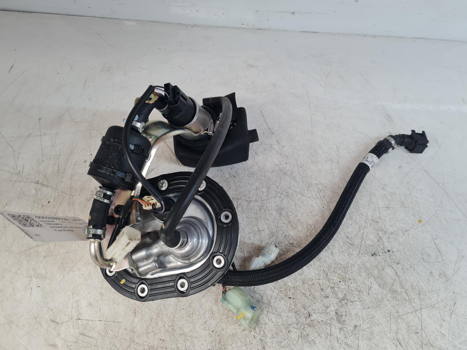 View Auto part Fuel Pump Triumph Bonneville Street Twin 2022