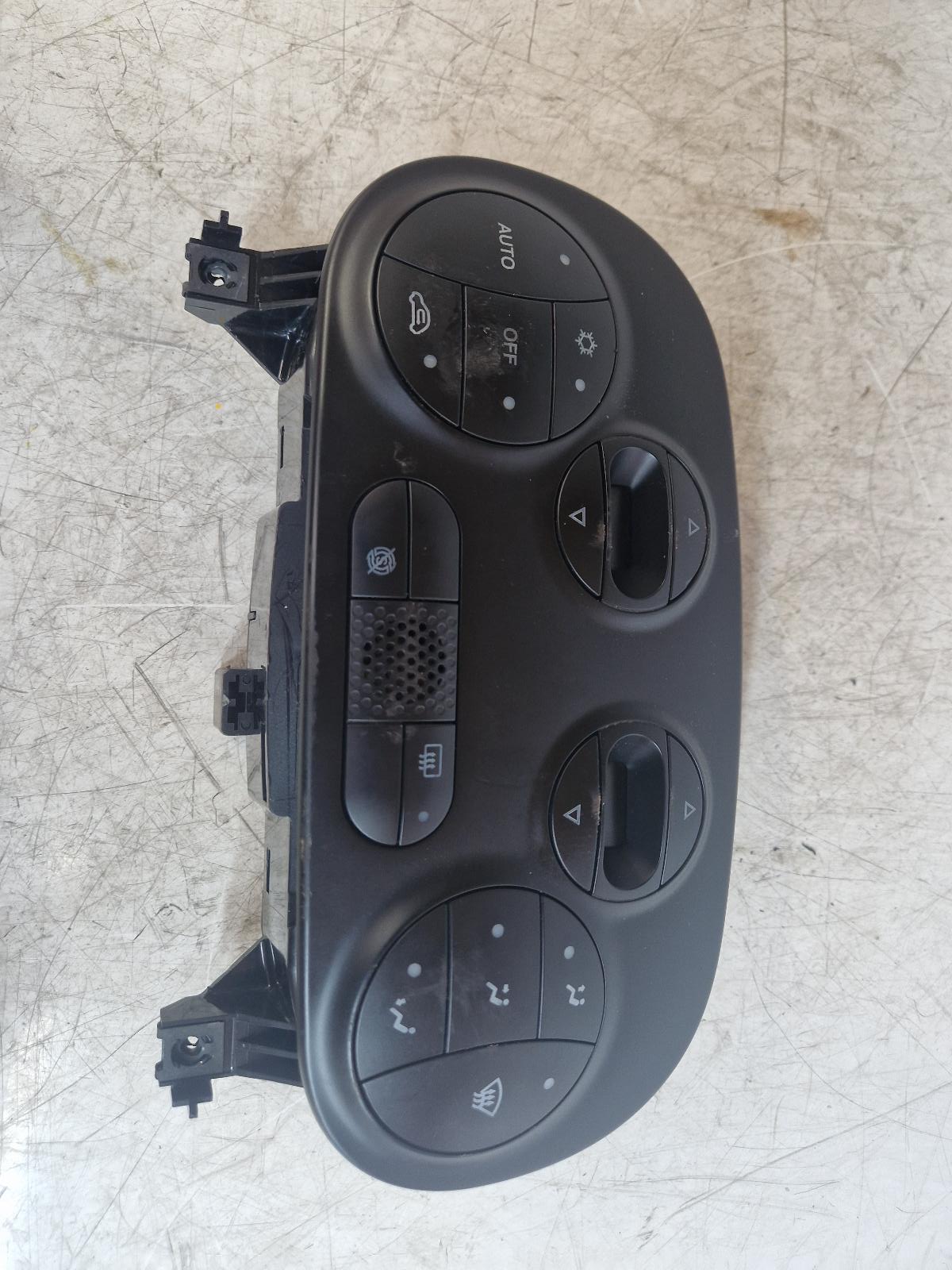 View Auto part Heater/AC Controller Fiat 500 2012