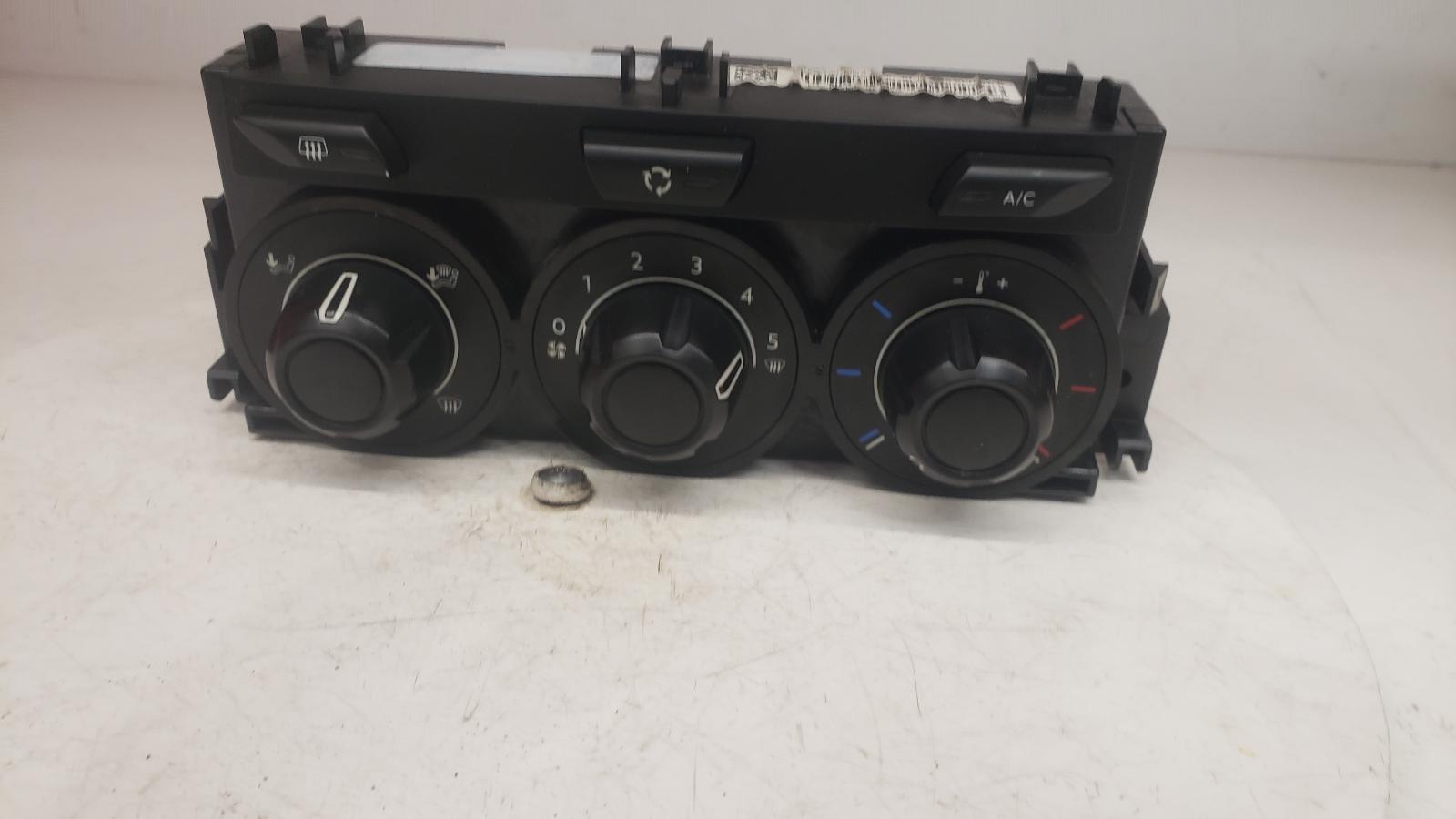 View Auto part Heater/AC Controller Citroen Ds3 2011