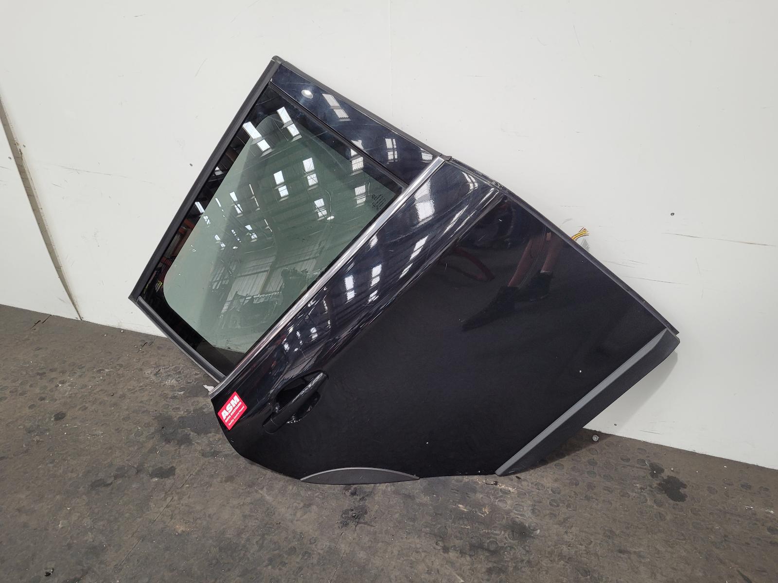 View Auto part R Rear Door Peugeot 2008 2016