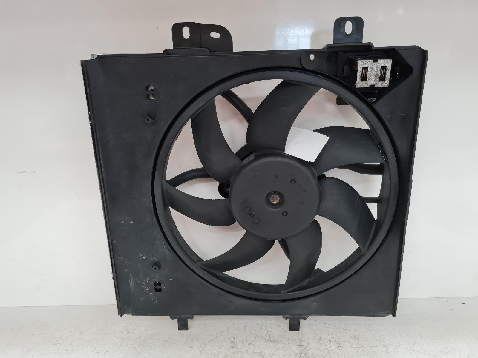 View Auto part Engine Cooling Motor Peugeot 2008 2016