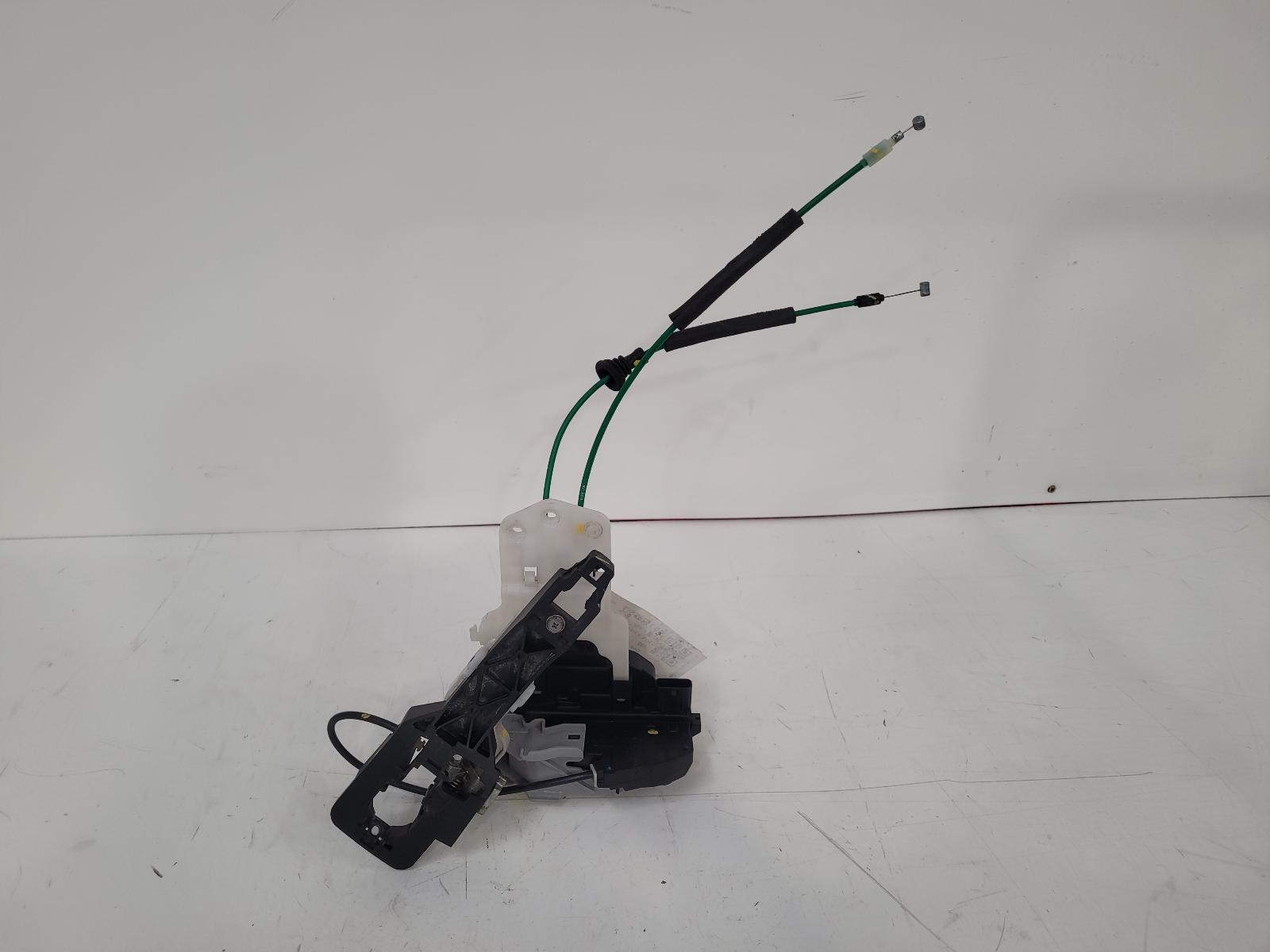 View Auto part Door Lock Assembly Hyundai I30 2009