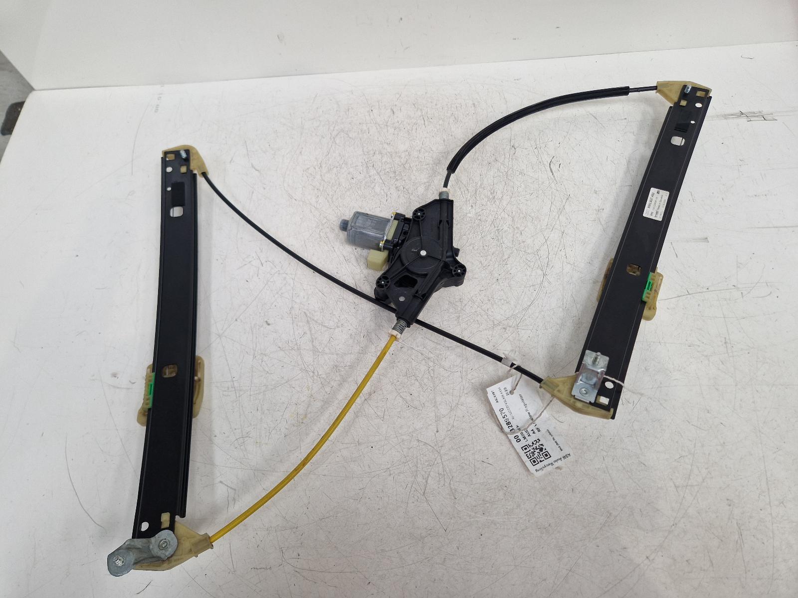 View Auto part RF Window Regulator Audi A4 2020
