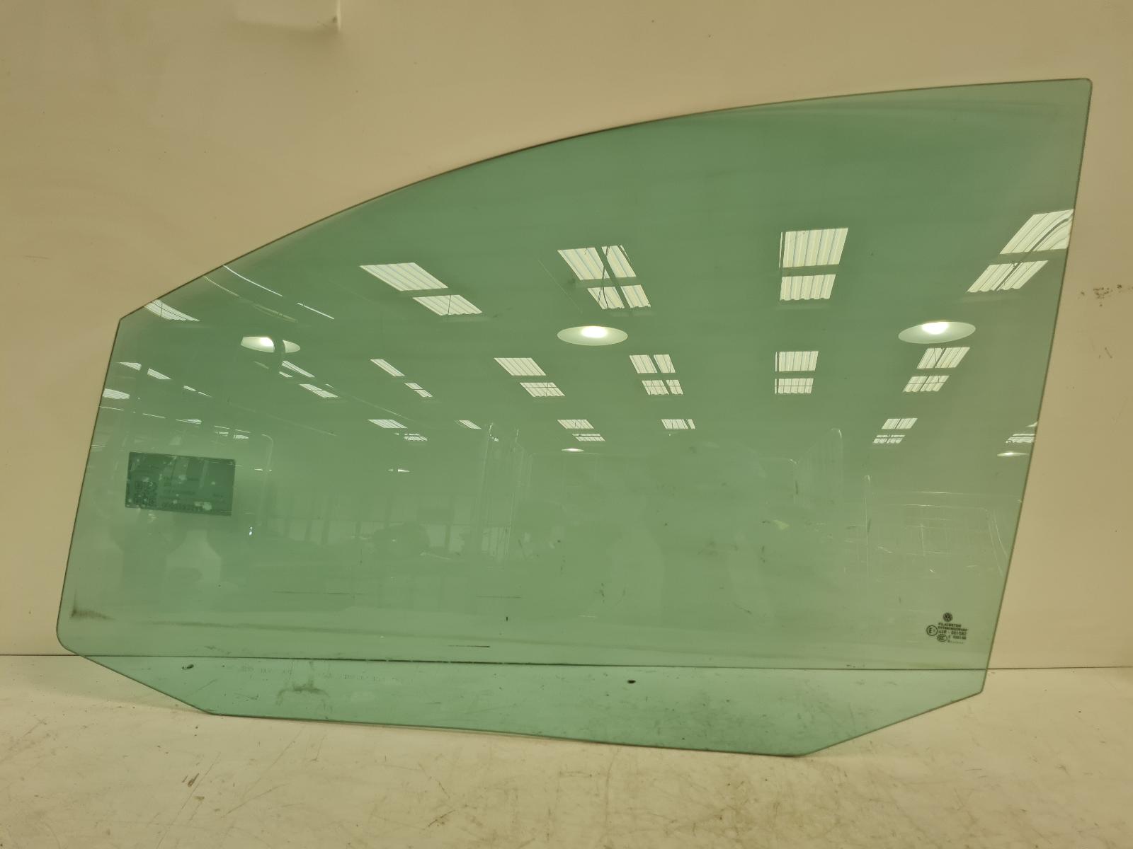 View Auto part LF Door Window Volkswagen Touran 2011