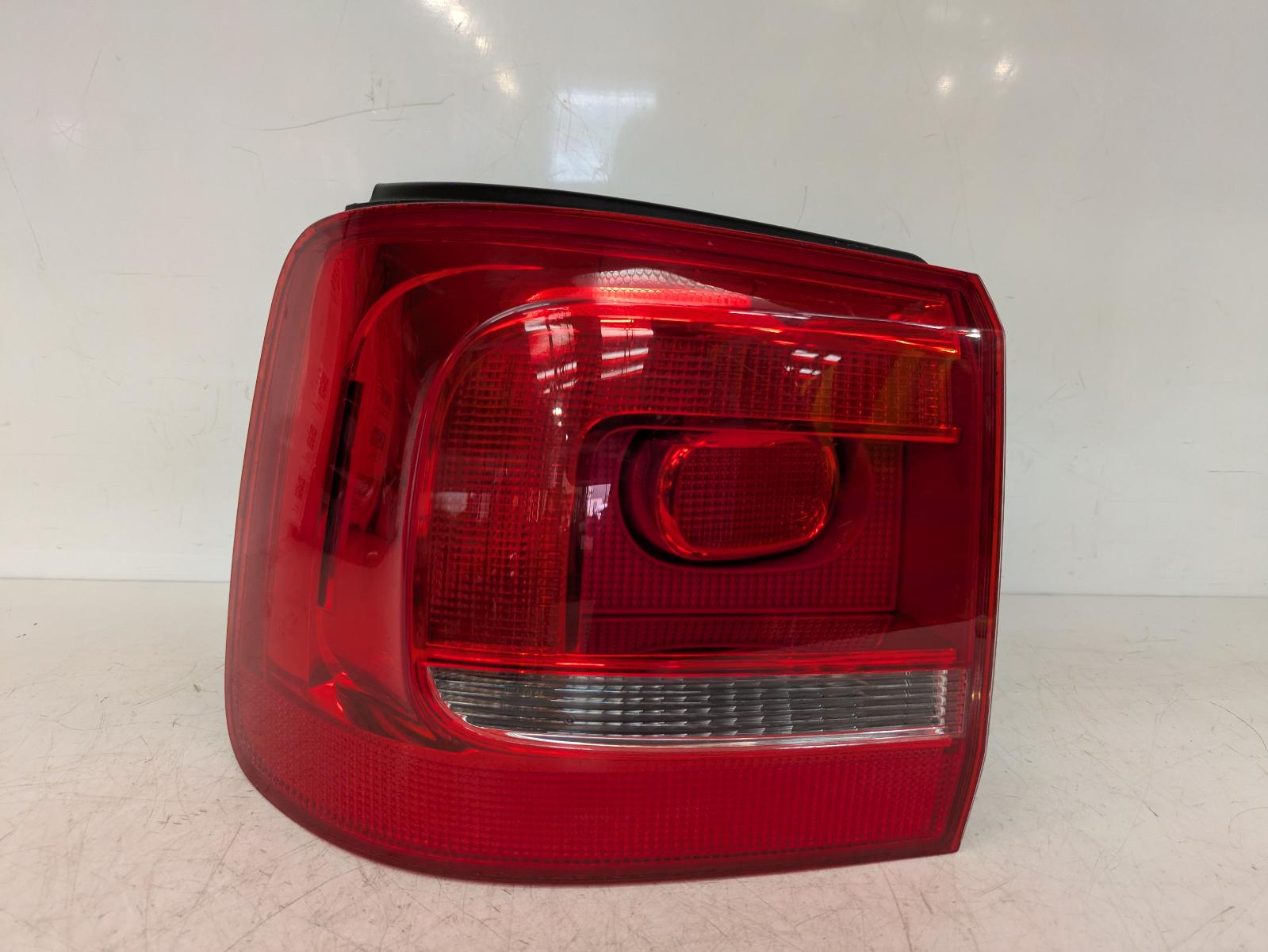 View Auto part L Taillight Volkswagen Touran 2011