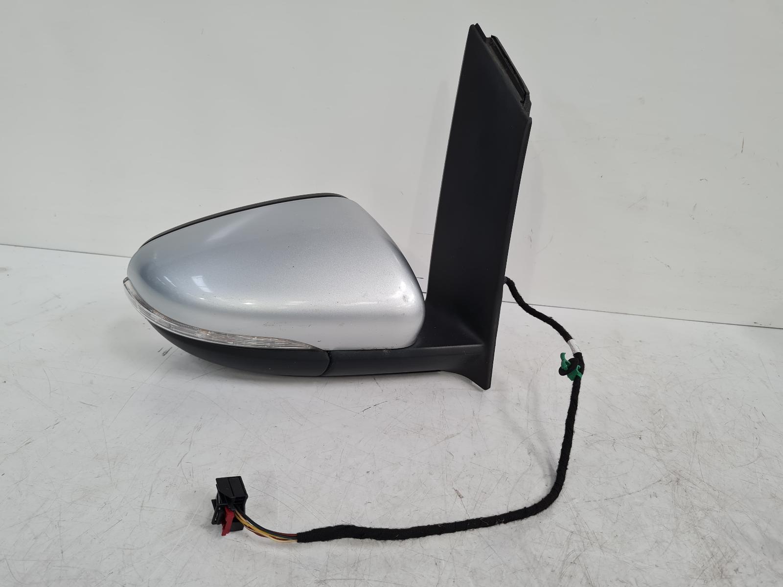 View Auto part R Door Mirror Volkswagen Touran 2011
